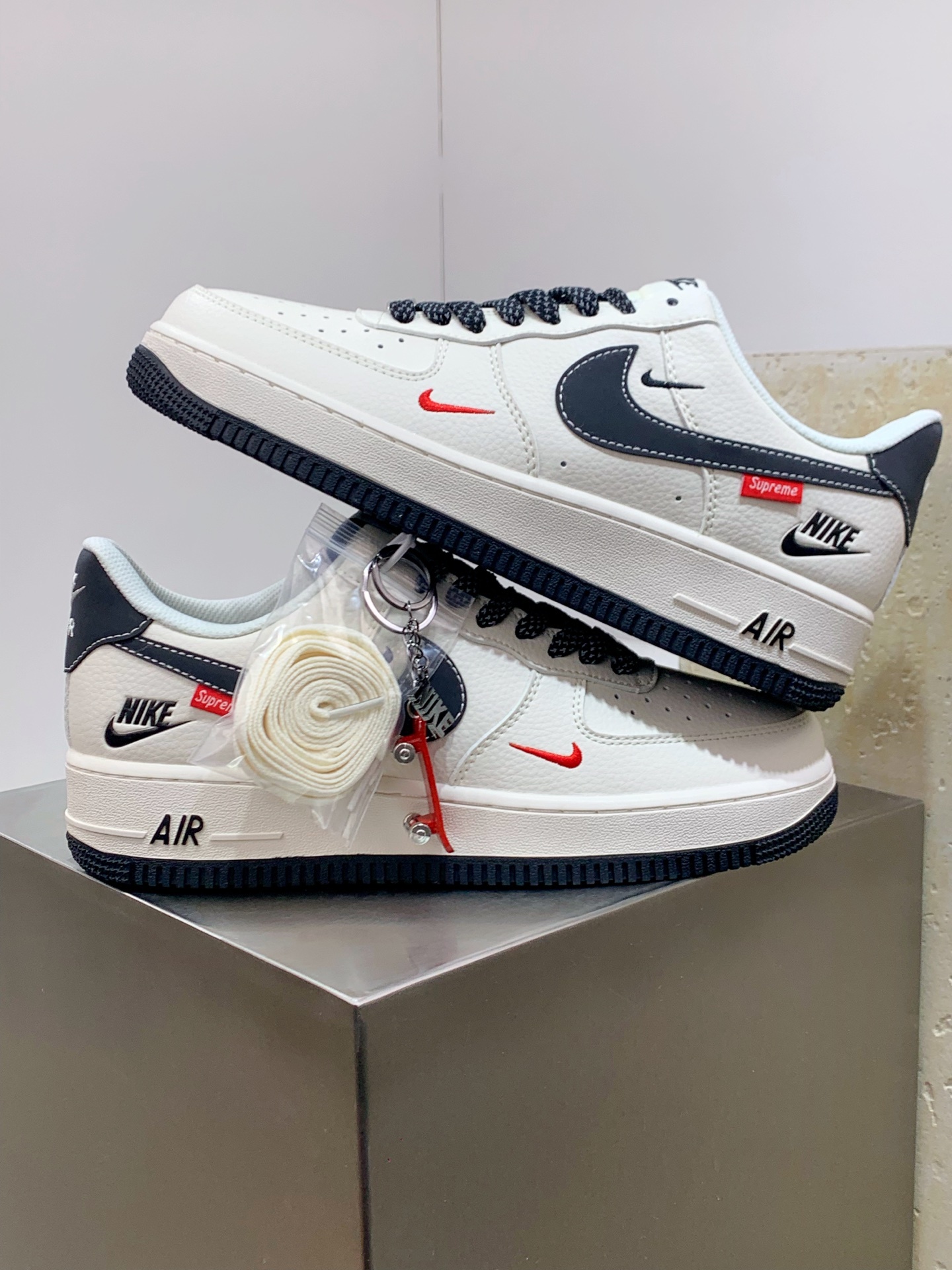 Nike Air Force 1 Low White / Grey detail view 5