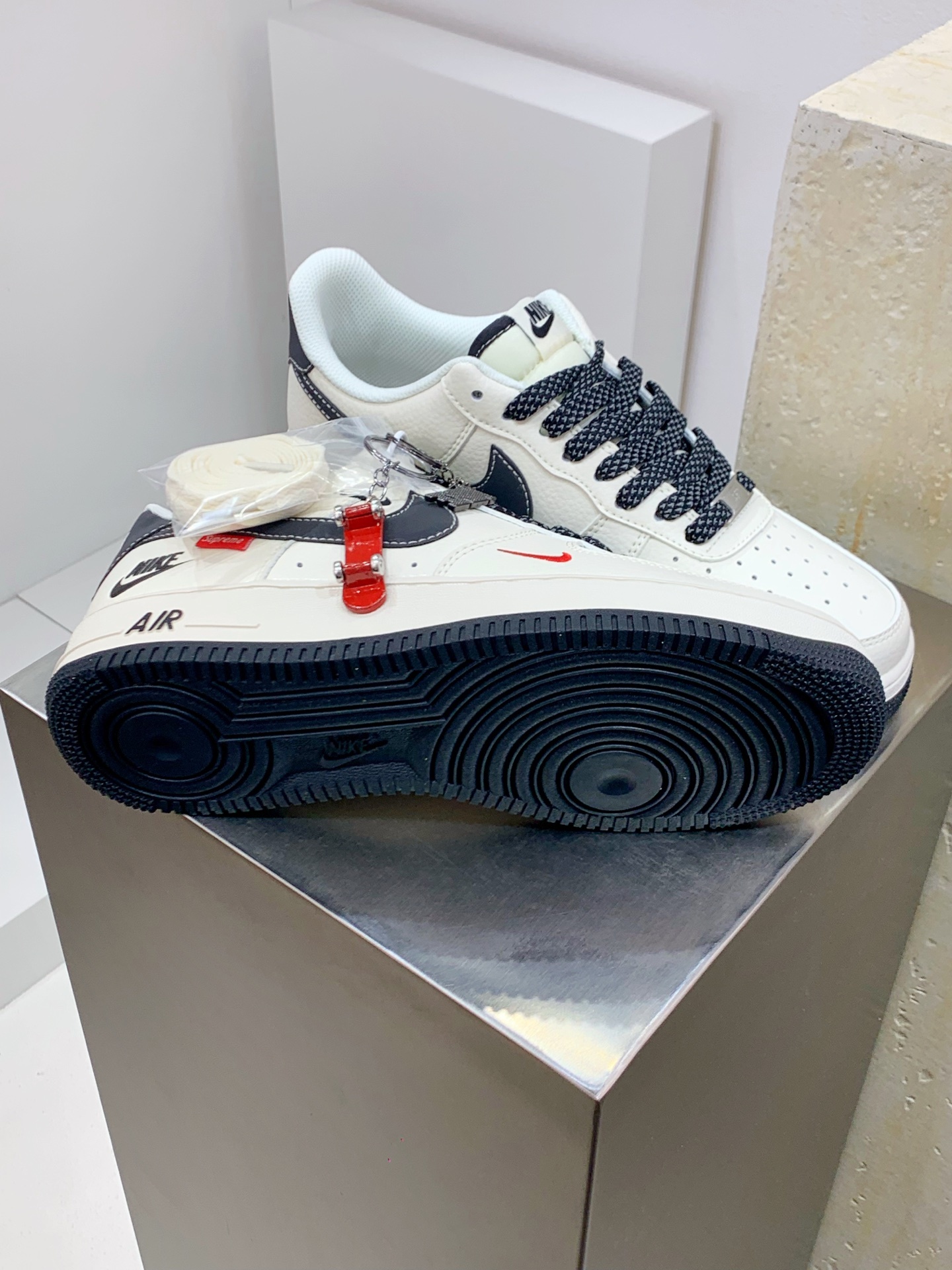 Nike Air Force 1 Low White / Grey detail view 6