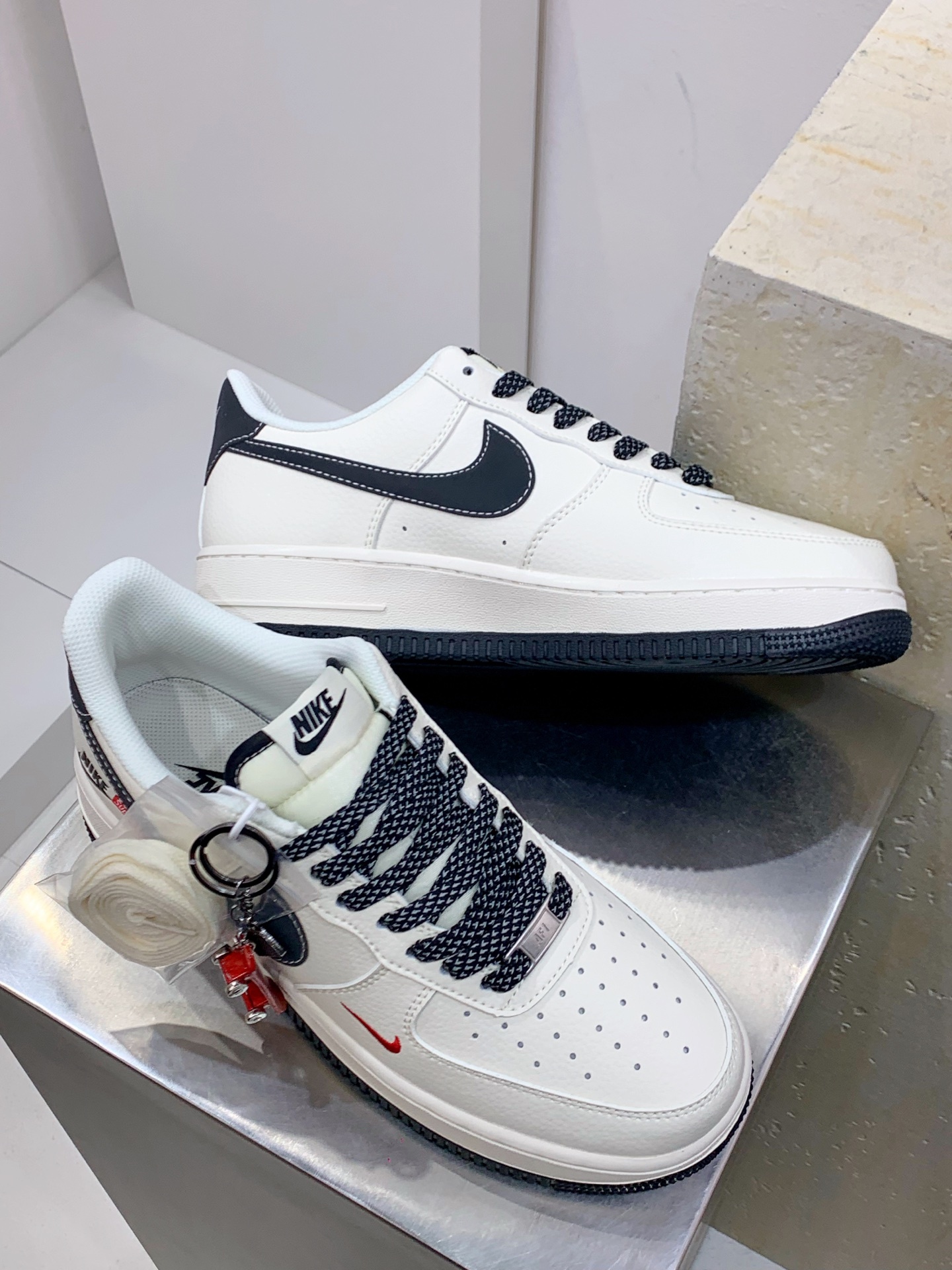 Nike Air Force 1 Low White / Grey detail view 7
