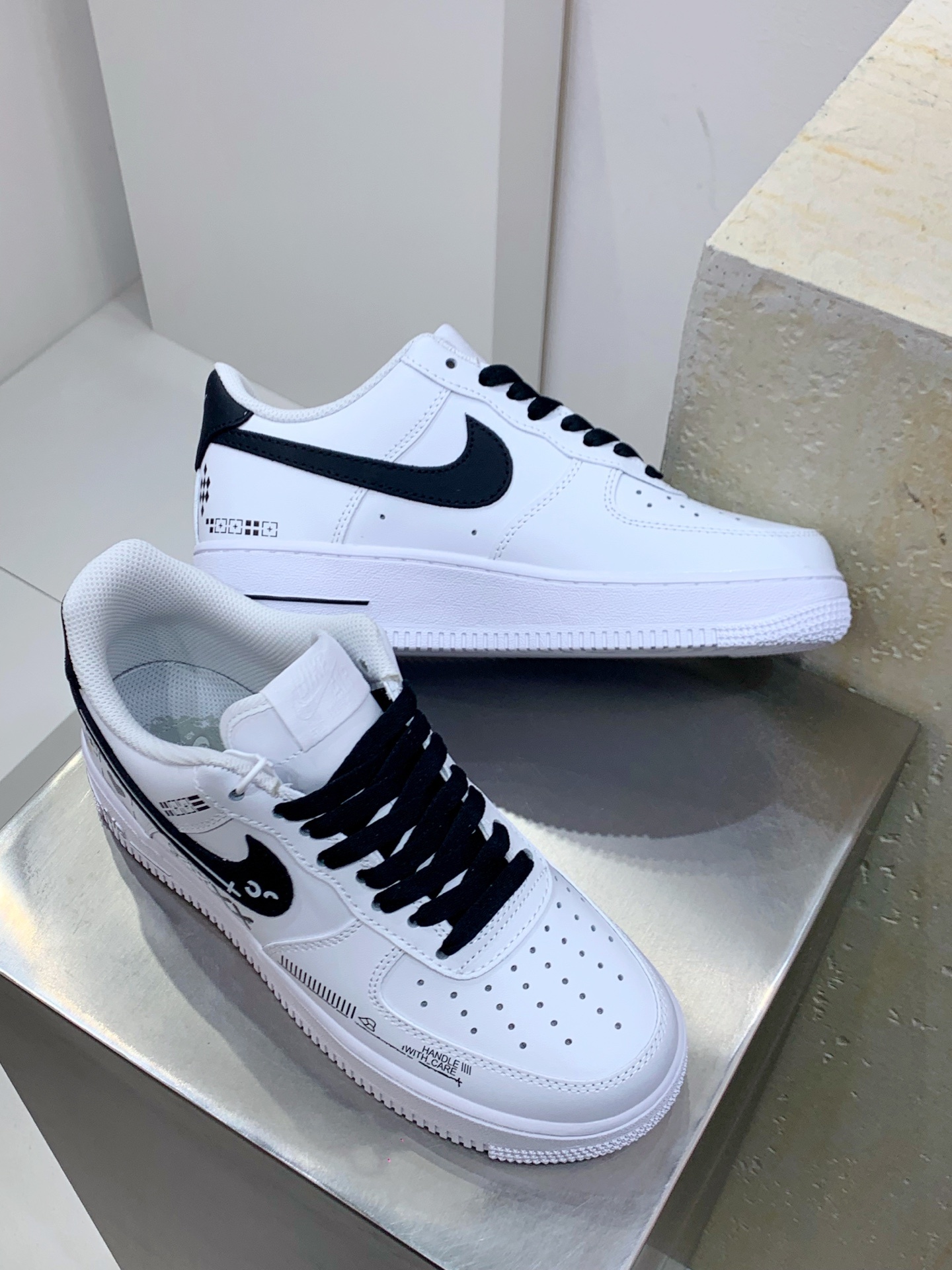 Nike Air Force 1 Low Blue / White detail view 7