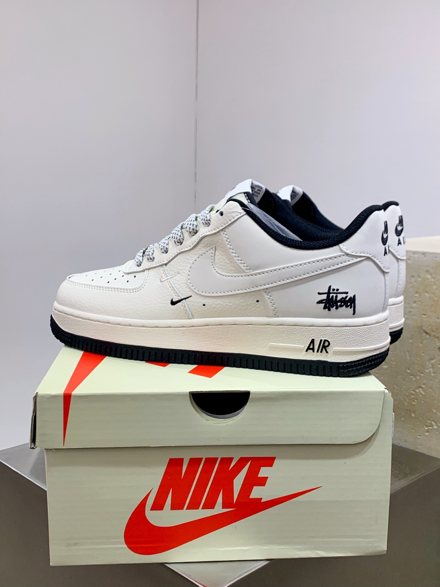 Nike Air Force 1 Low White / Grey detail view 4