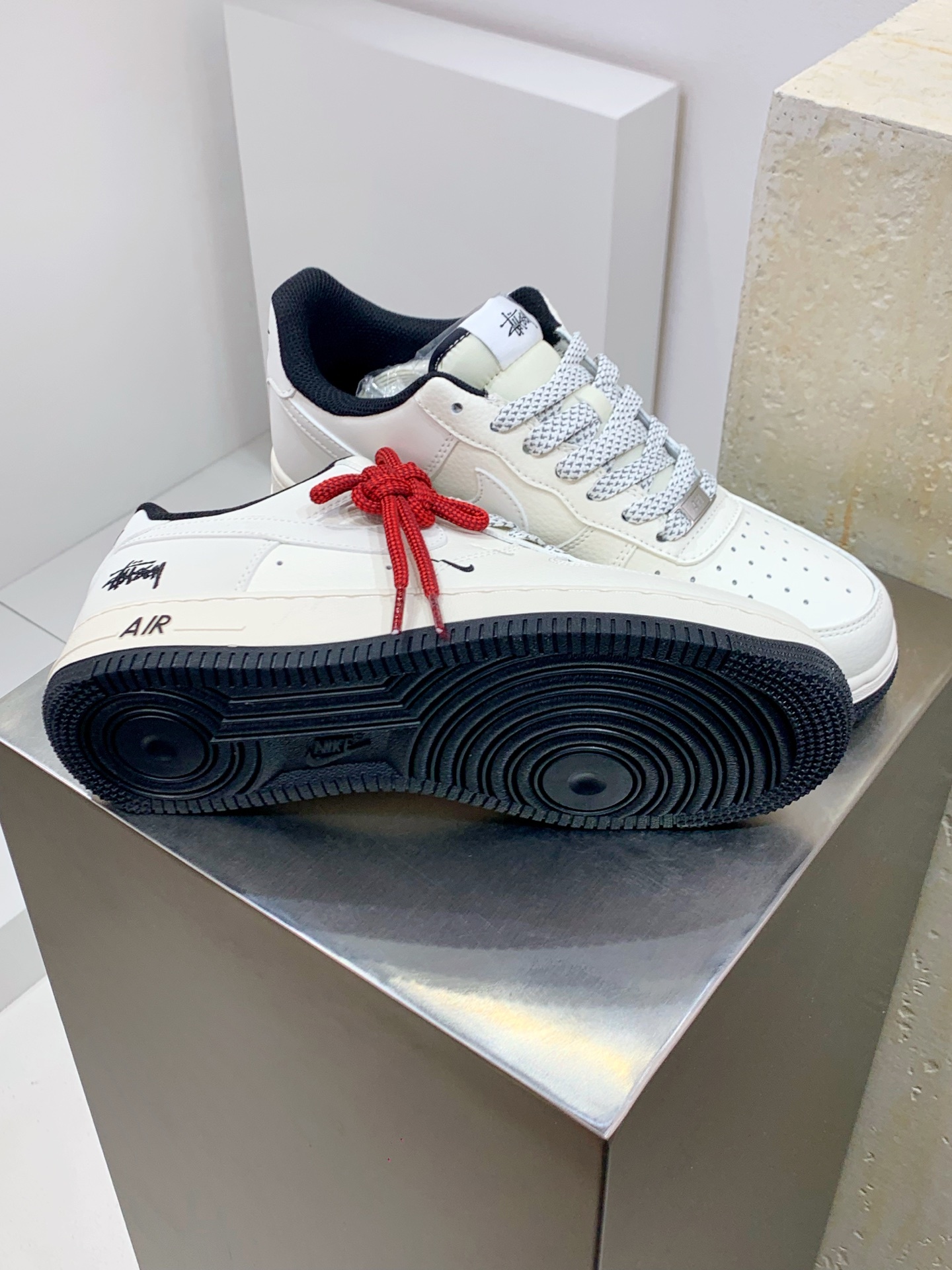 Nike Air Force 1 Low White / Grey detail view 6