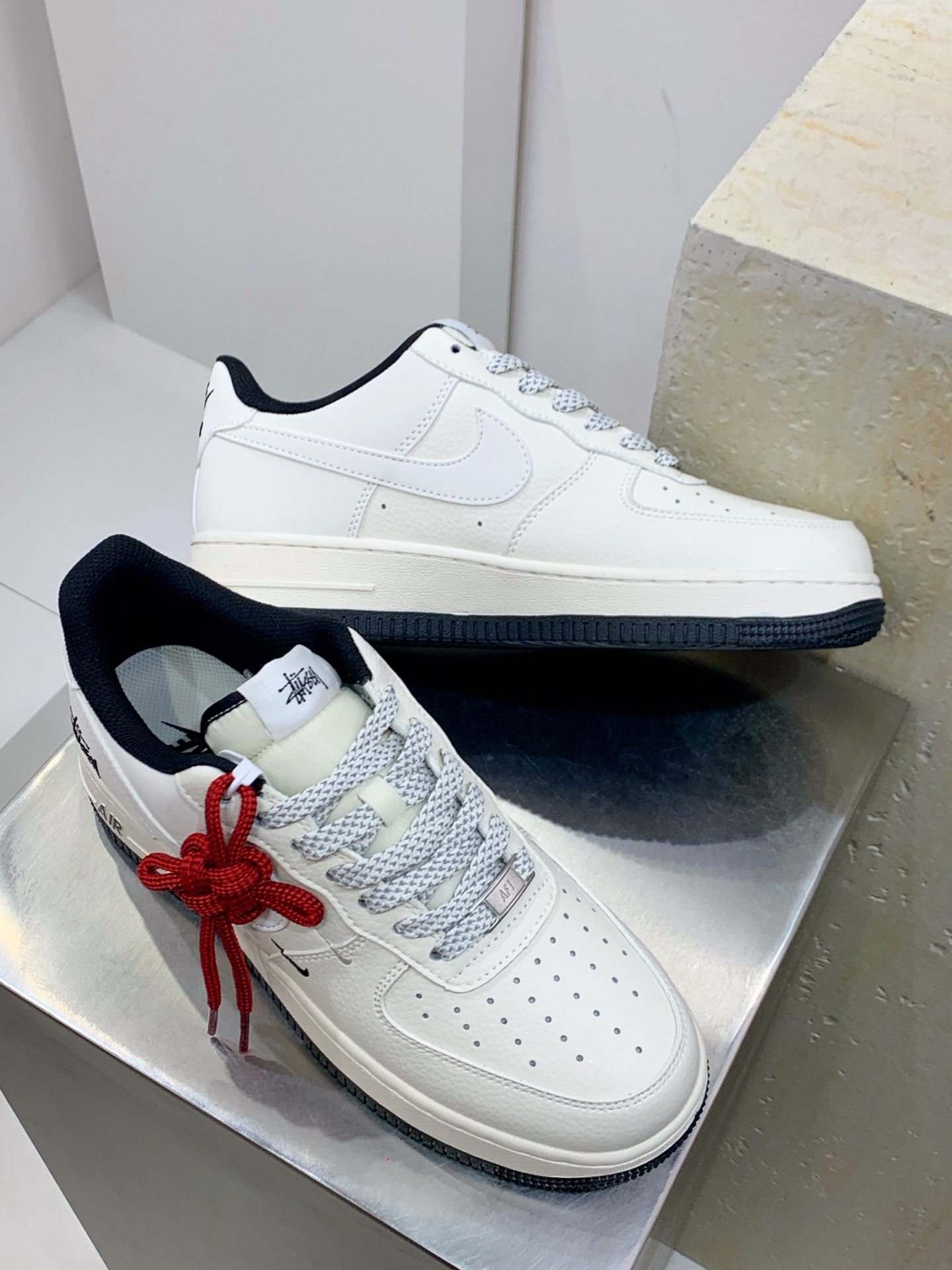 Nike Air Force 1 Low White / Grey detail view 7