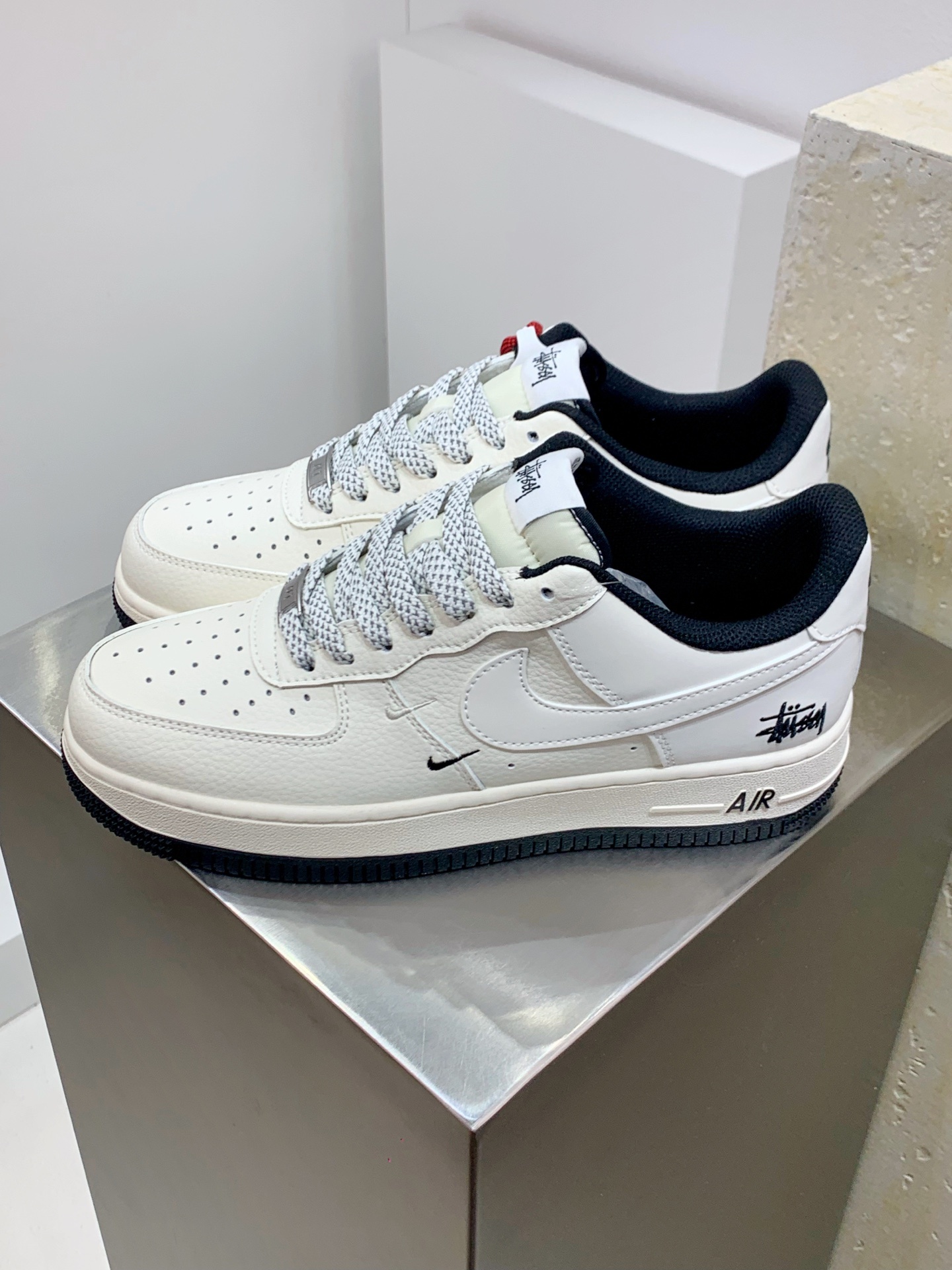 Nike Air Force 1 Low White / Grey detail view 8