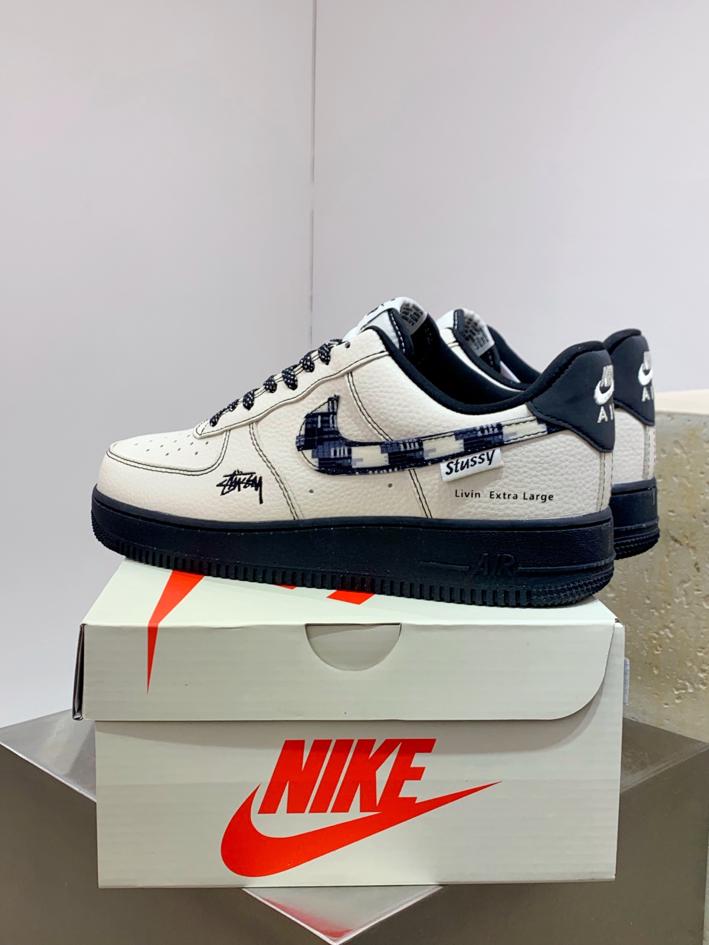 Nike Air Force 1 Low White / Grey detail view 4