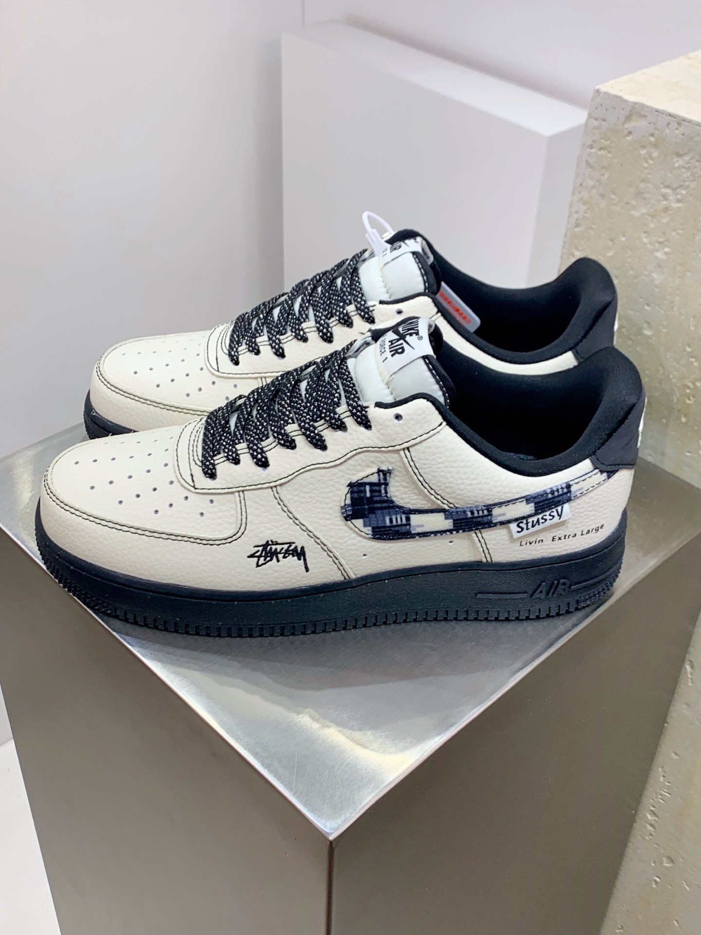 Nike Air Force 1 Low White / Grey detail view 8
