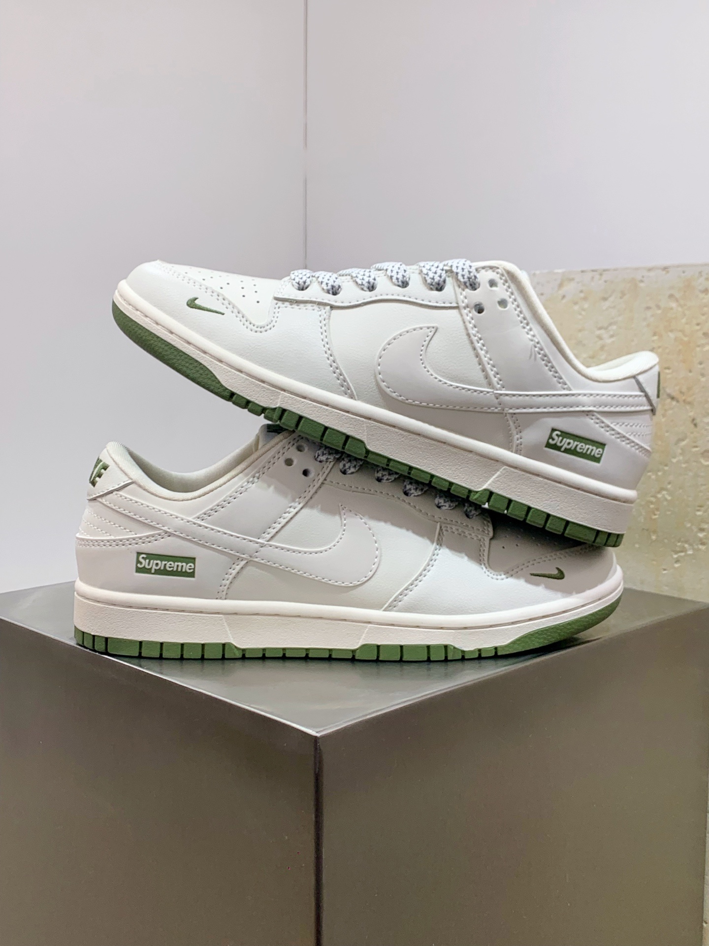 Nike Air Force 1 Low White / Grey detail view 5
