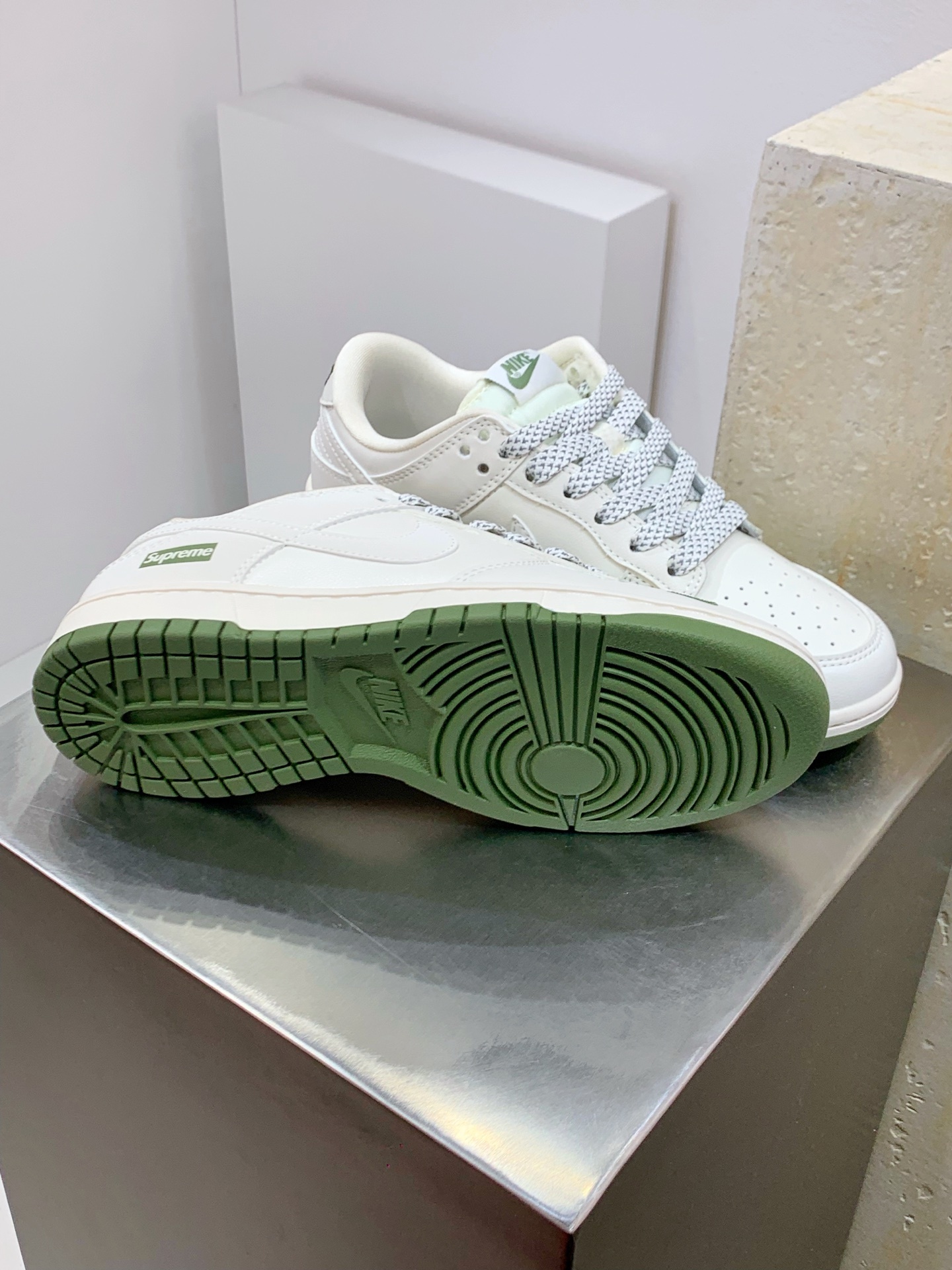 Nike Air Force 1 Low White / Grey detail view 6