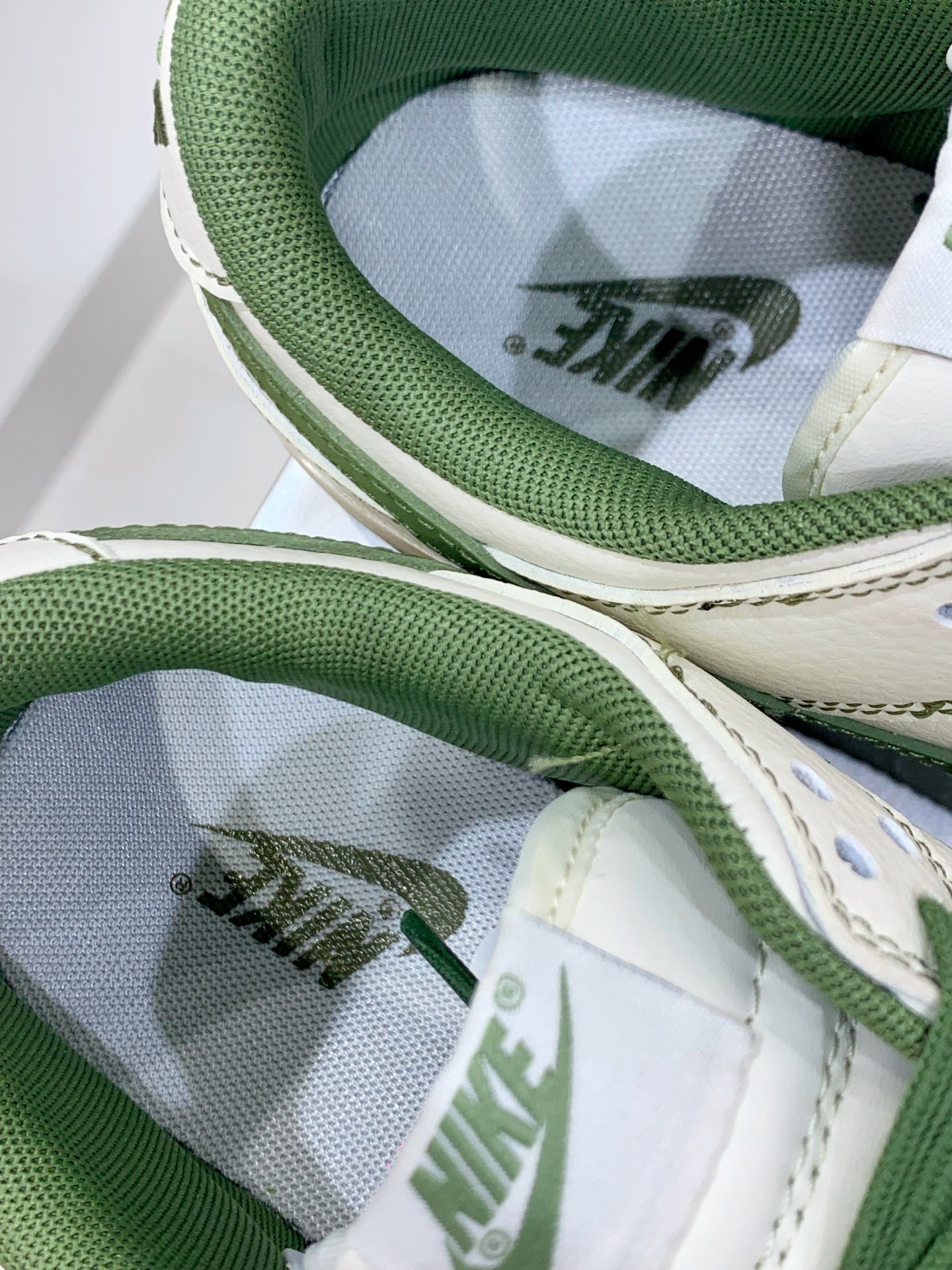 Nike Air Force 1 Low White / Grey detail view 2