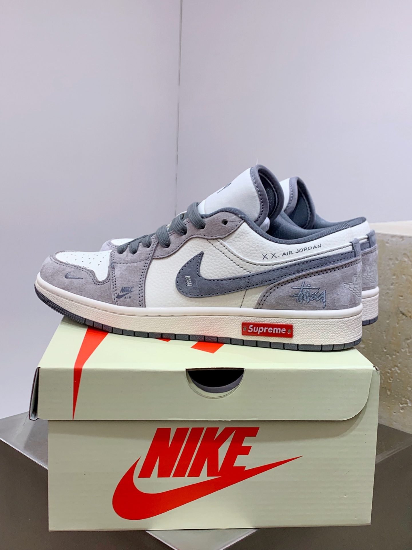 Nike Air Force 1 Low White / Grey detail view 4