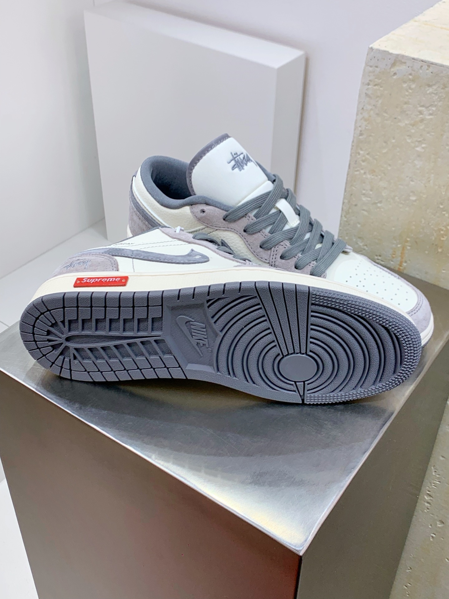 Nike Air Force 1 Low White / Grey detail view 6