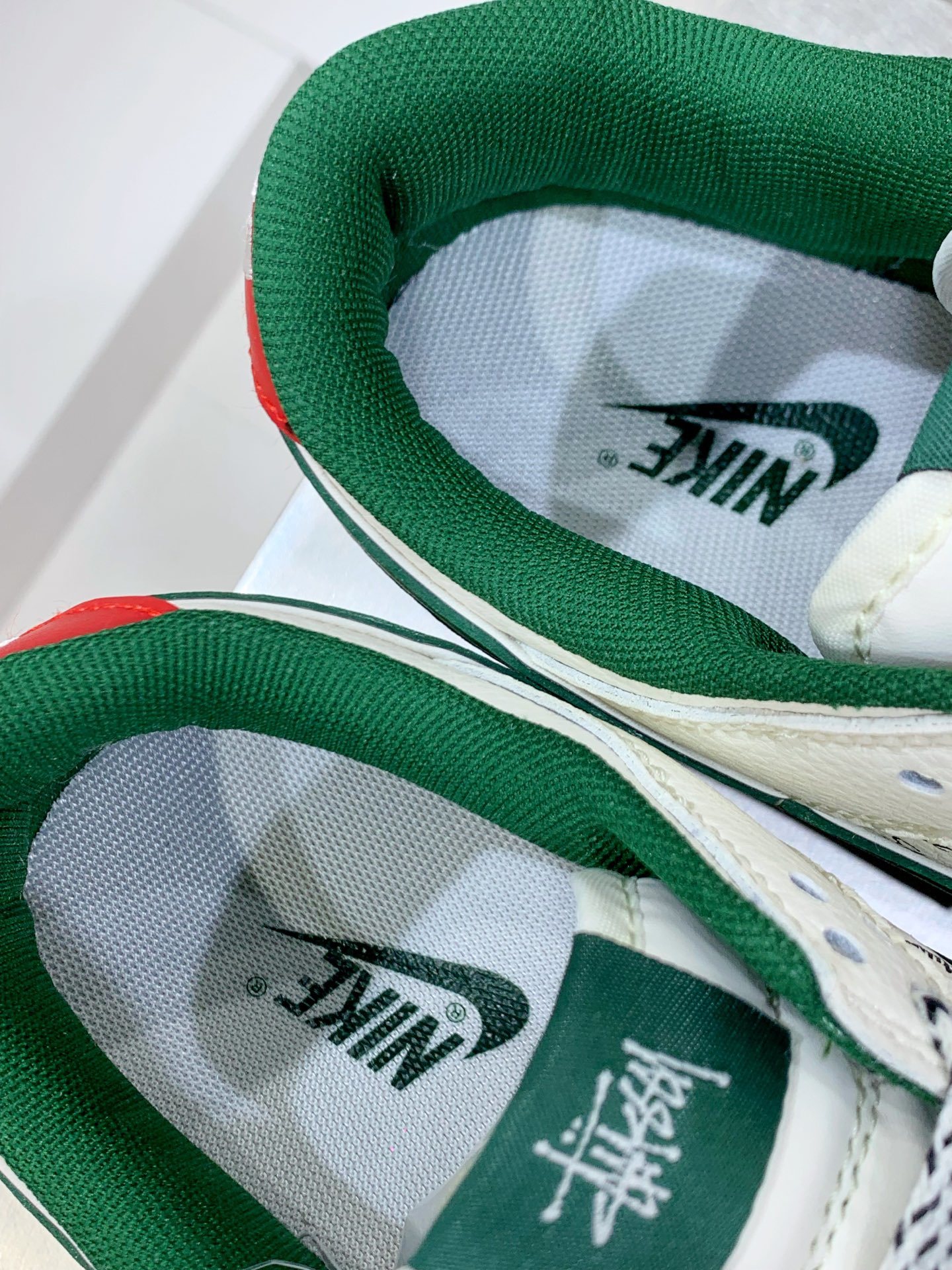Nike Air Force 1 Low White / Grey detail view 2