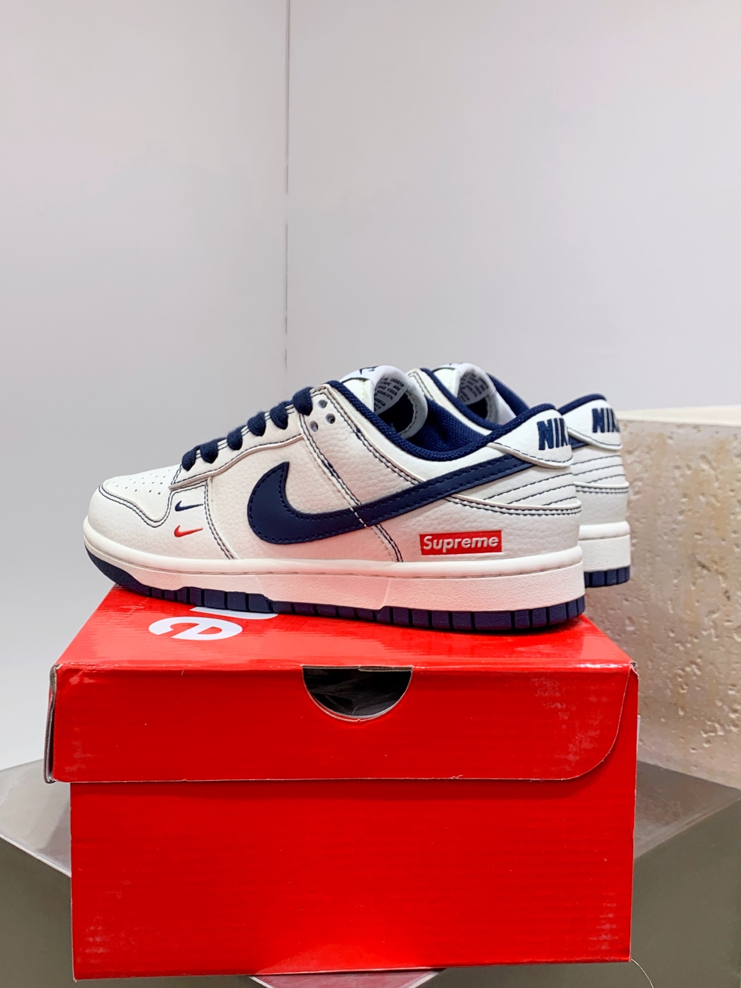 Nike Air Force 1 Low White / Grey detail view 4