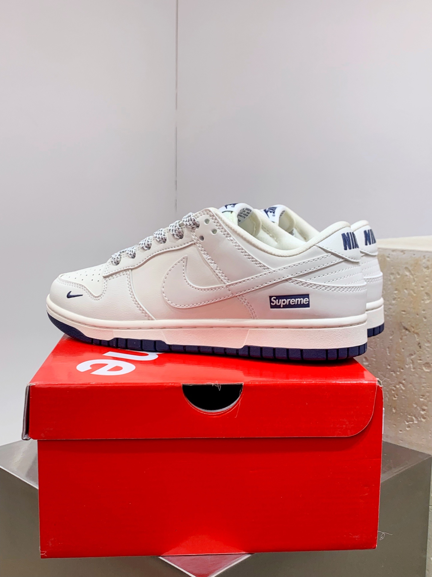 Nike Air Force 1 Low White / Grey detail view 4