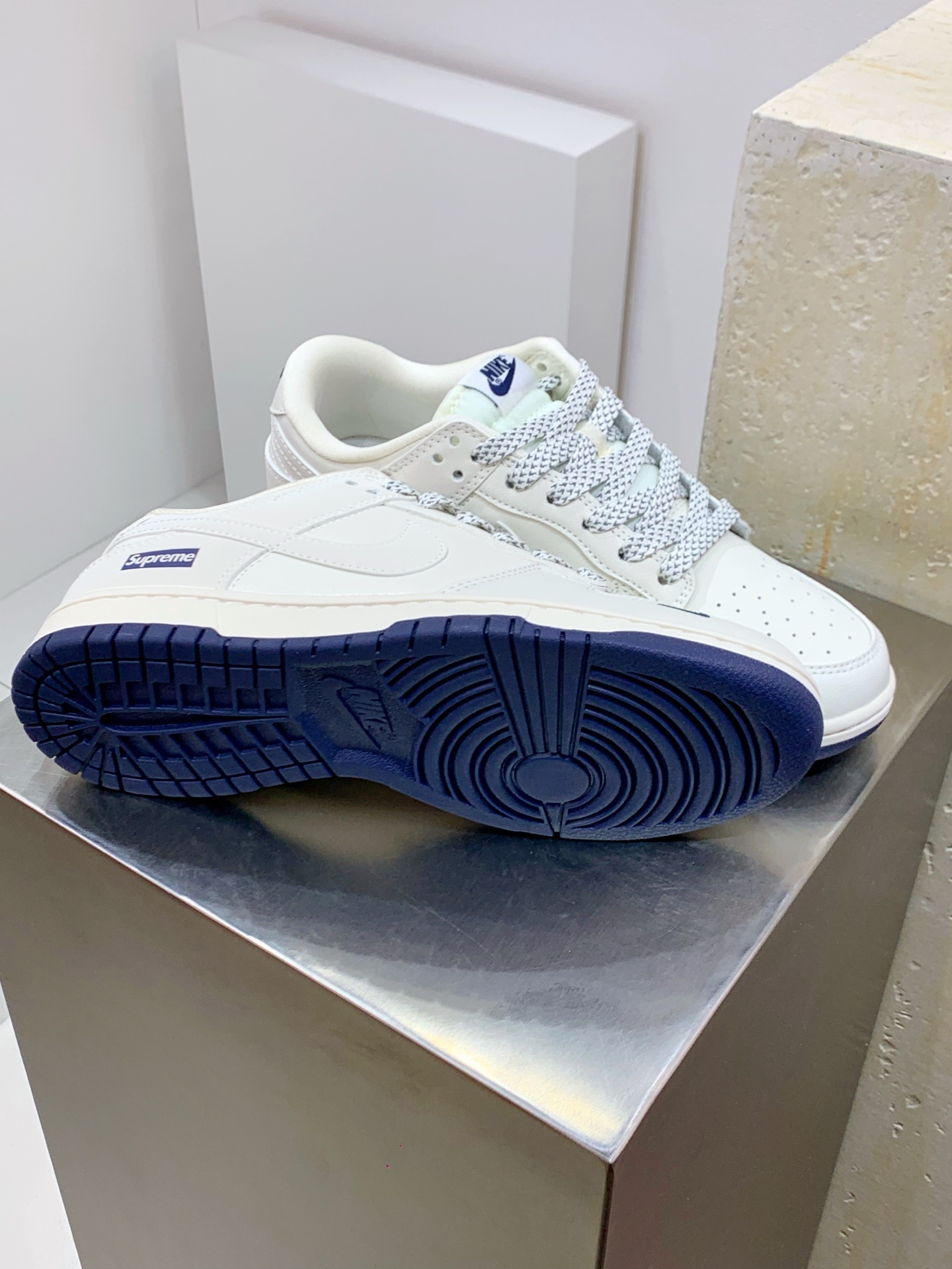 Nike Air Force 1 Low White / Grey detail view 6