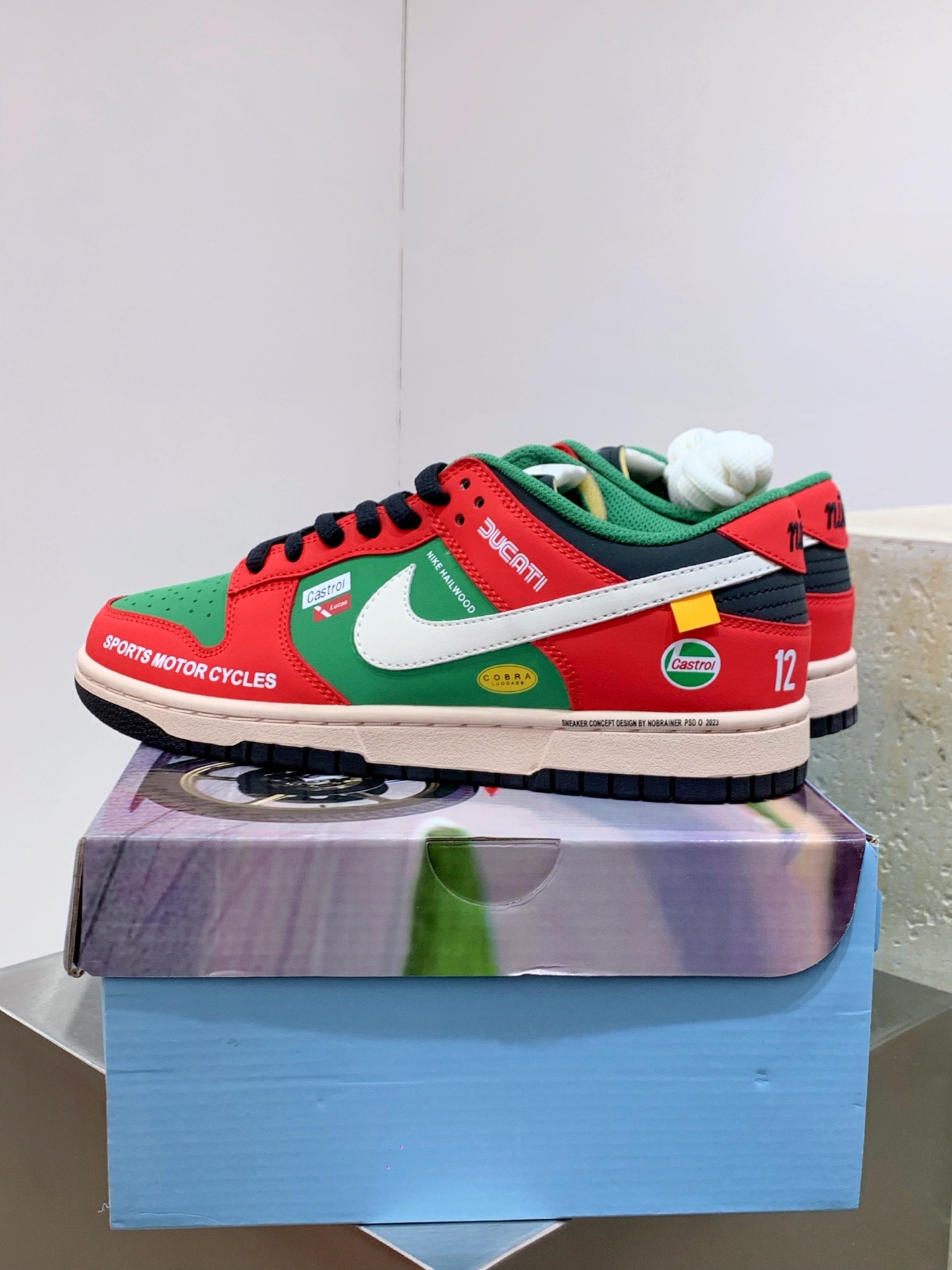 Nike Air Force 1 Low Green / Burgundy detail view 4