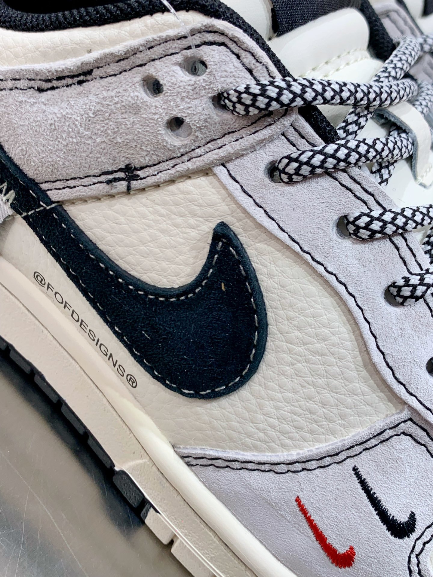 Nike Air Force 1 Low White / Grey detail view 1