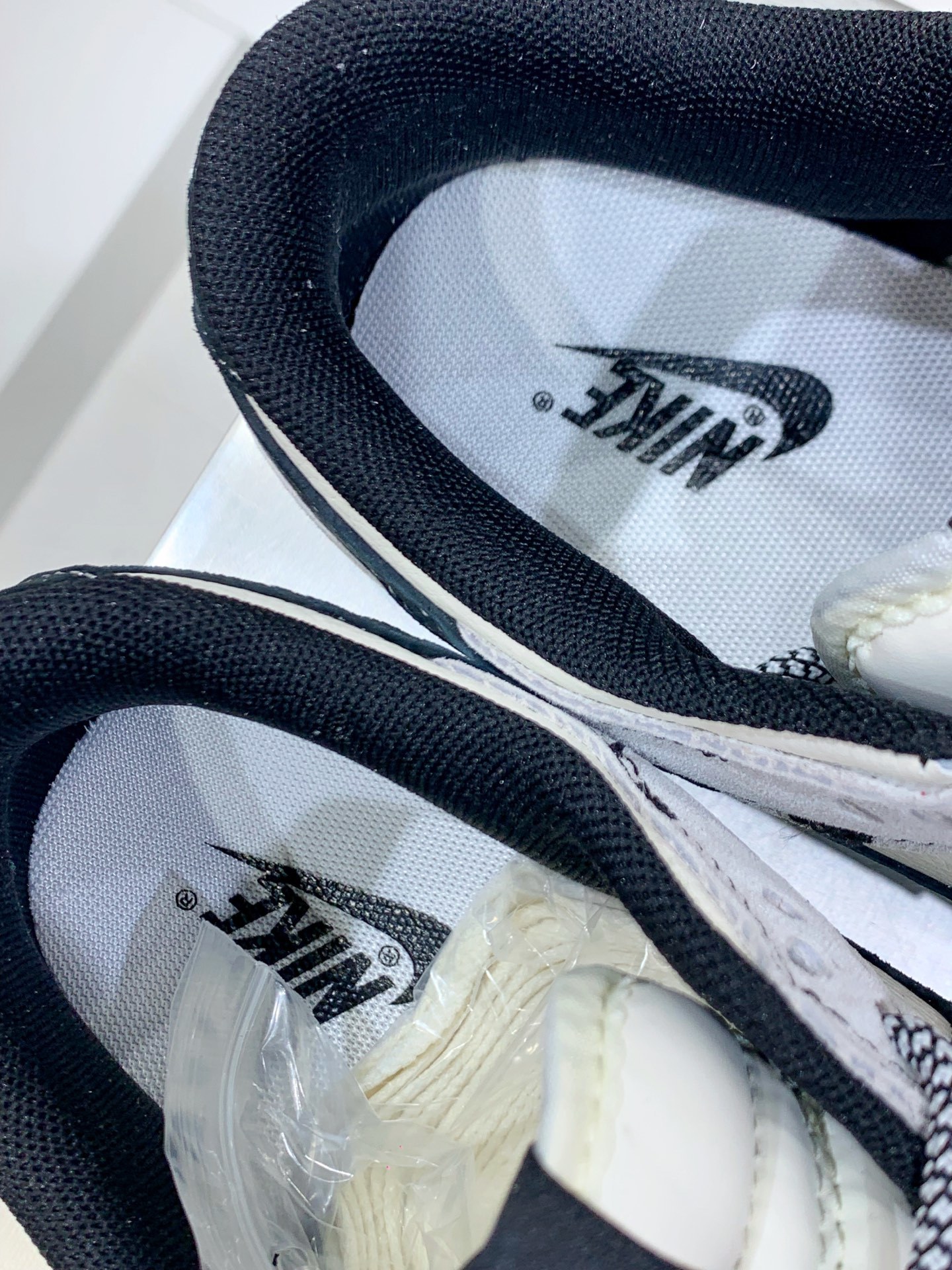 Nike Air Force 1 Low White / Grey detail view 2