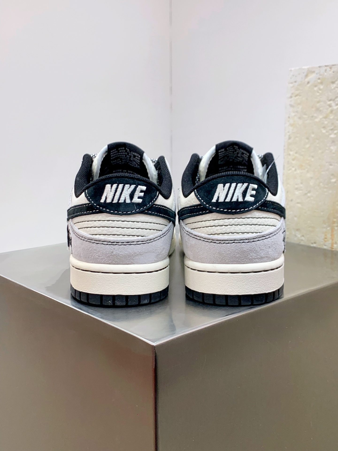 Nike Air Force 1 Low White / Grey detail view 3