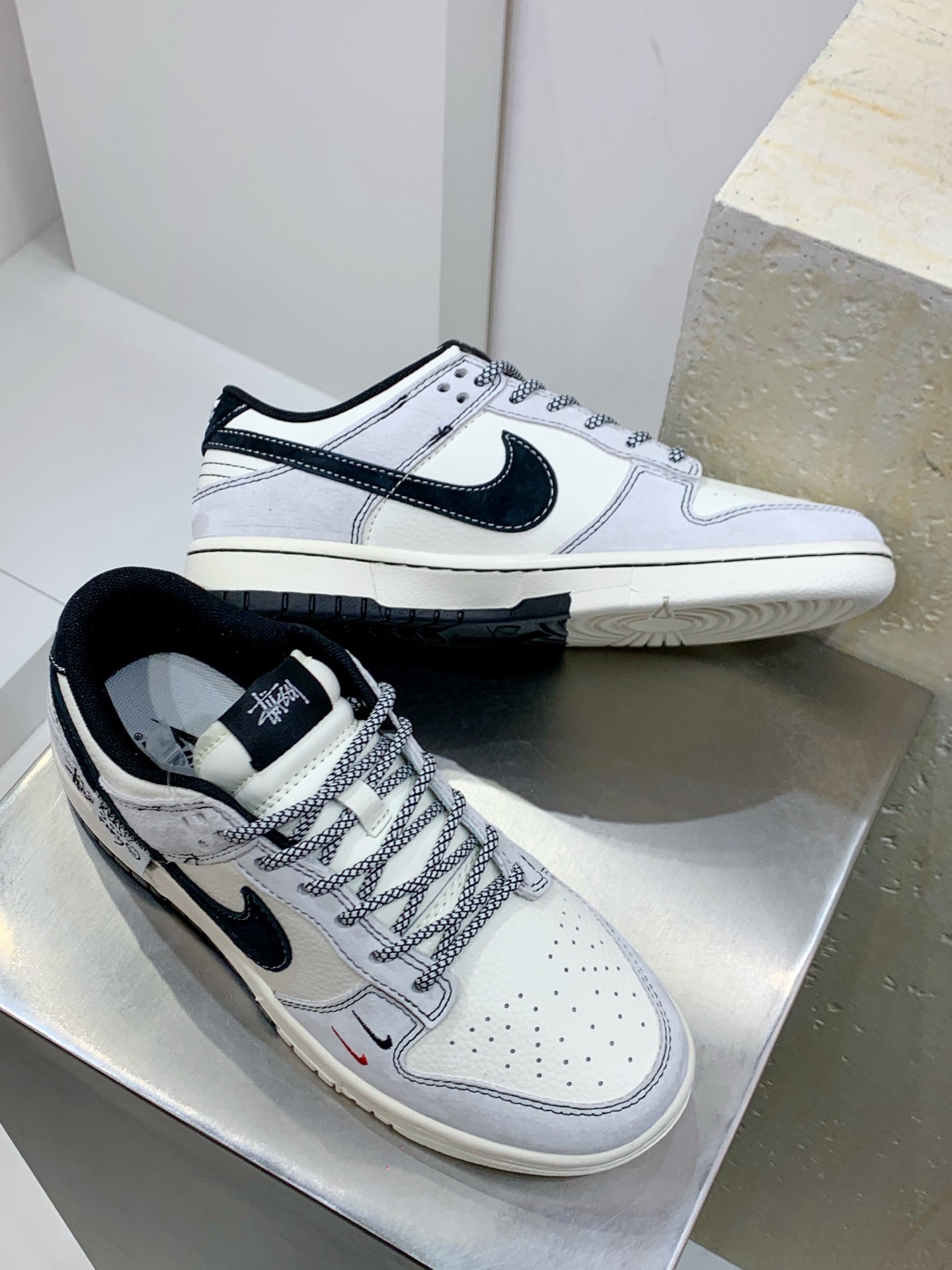 Nike Air Force 1 Low White / Grey detail view 7