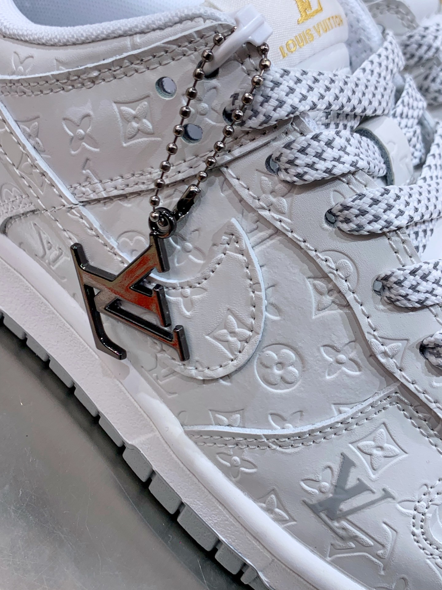 Nike Air Force 1 Low White / Grey detail view 2