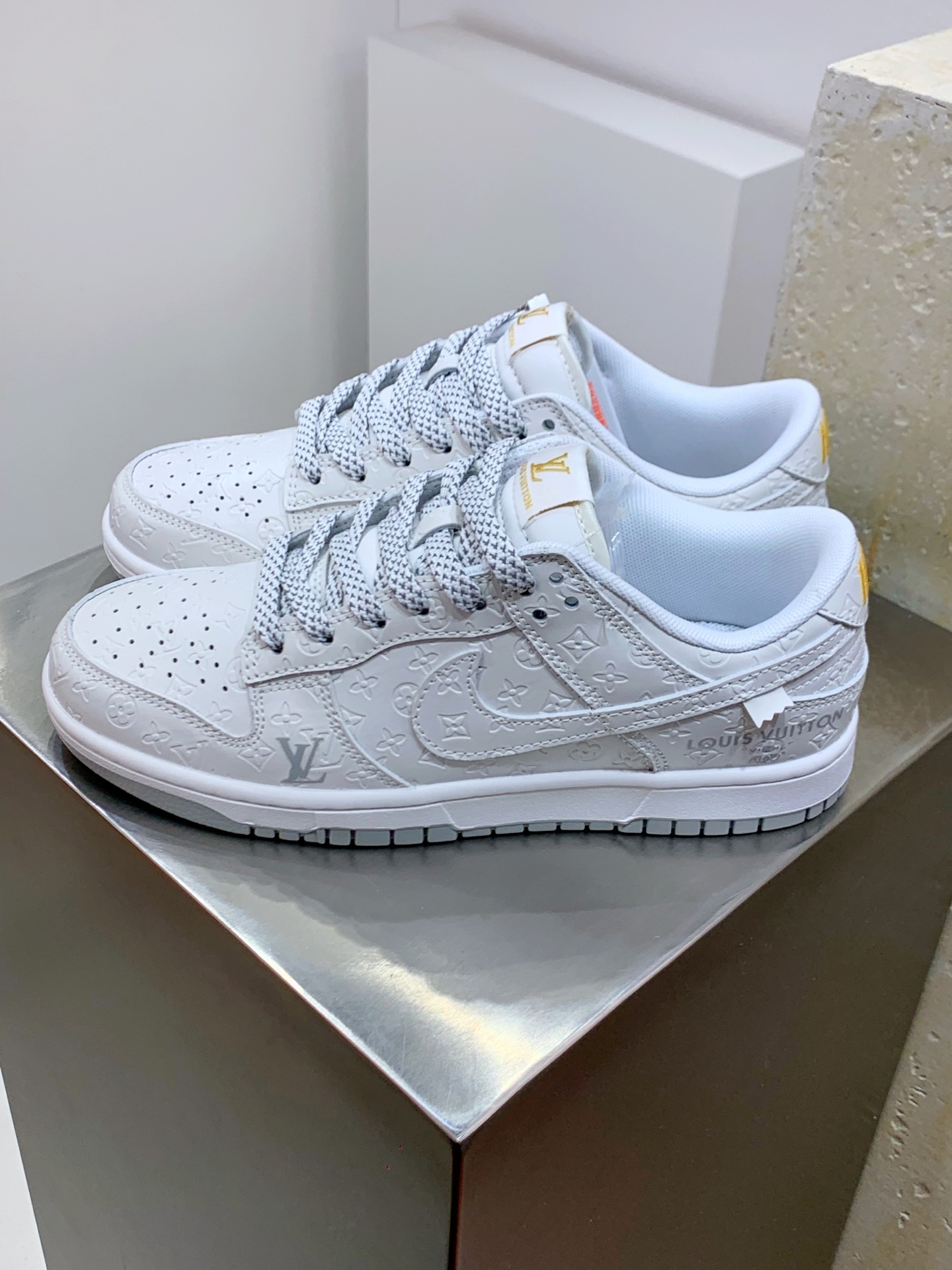 Nike Air Force 1 Low White / Grey detail view 8