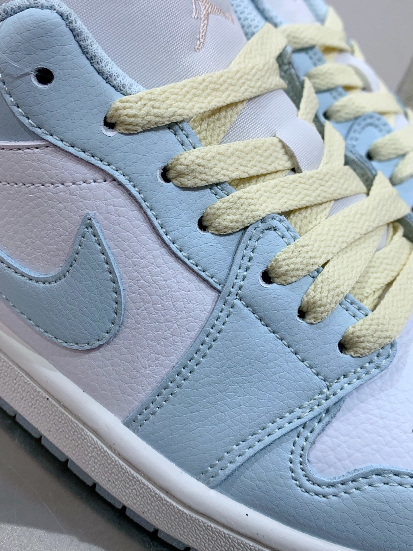 Nike Air Force 1 Low Blue / Grey detail view 1