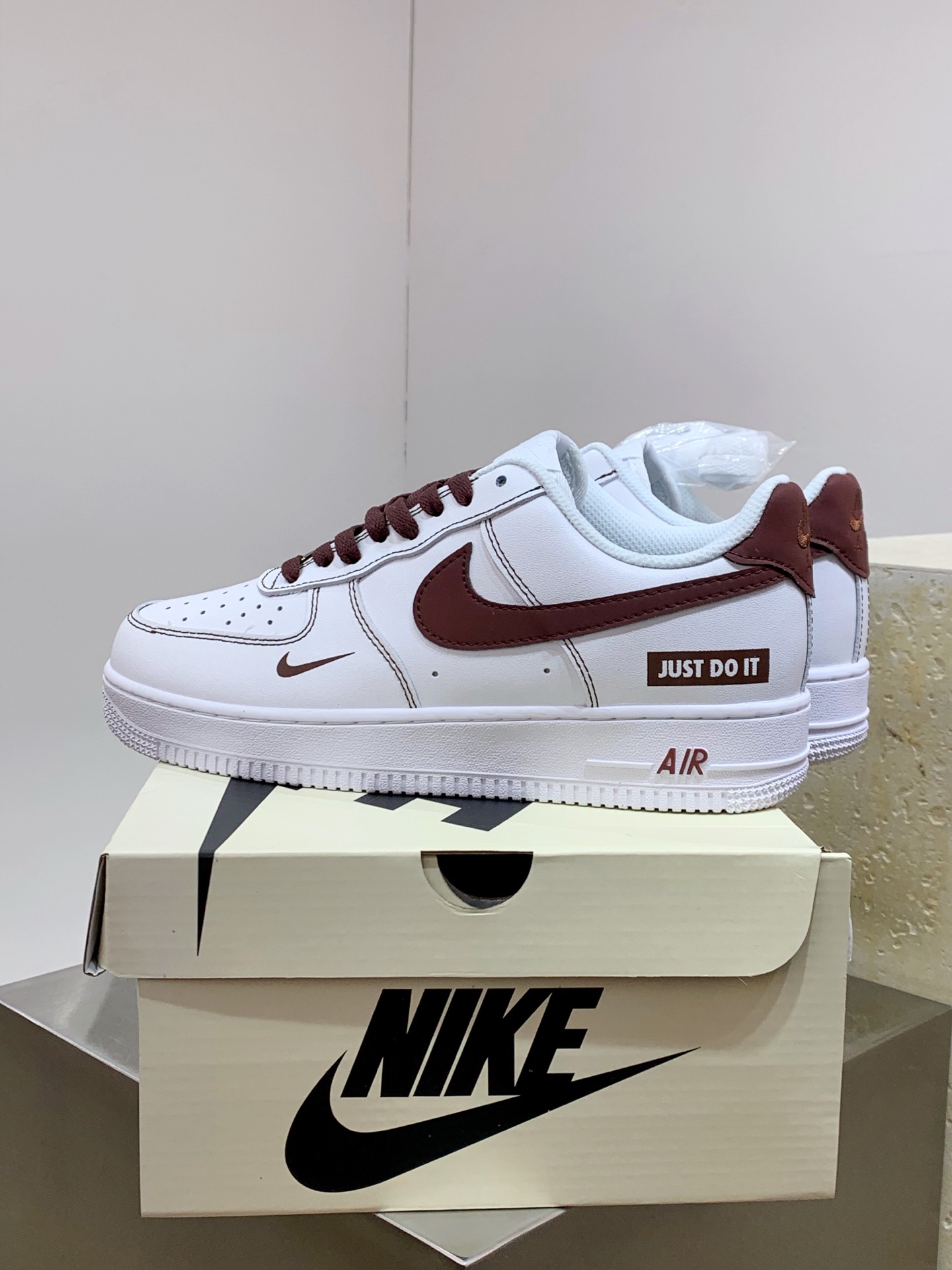 Nike Air Force 1 Low White / Grey detail view 4