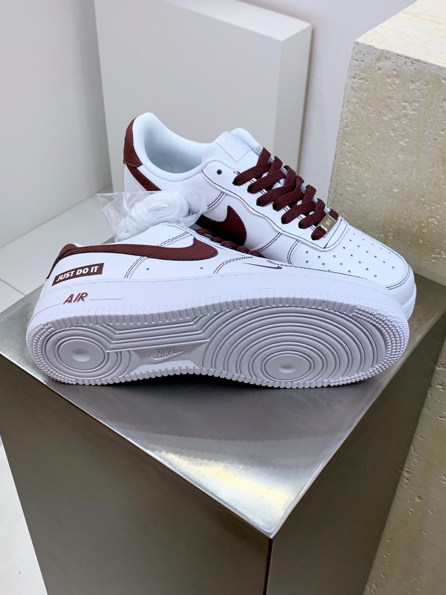 Nike Air Force 1 Low White / Grey detail view 6