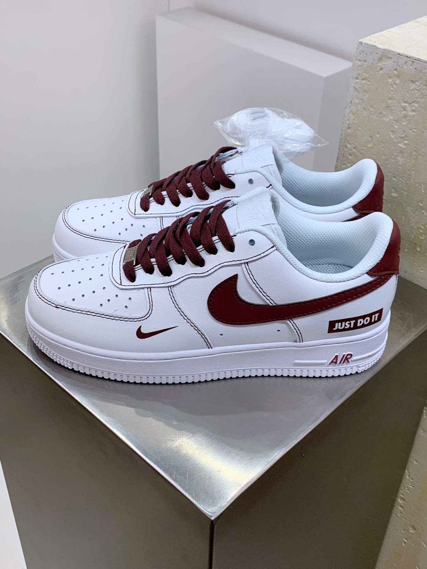 Nike Air Force 1 Low White / Grey detail view 8