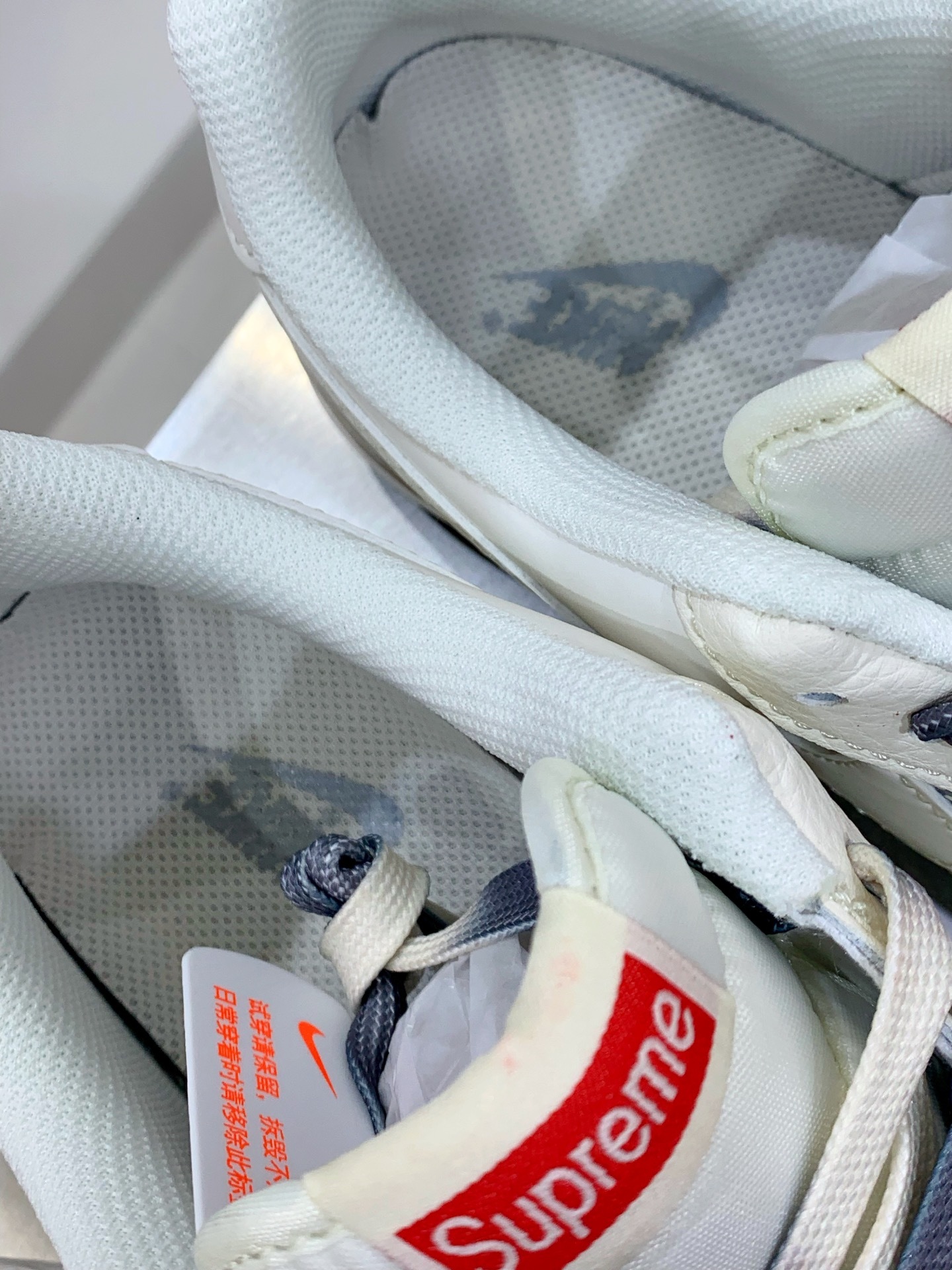 Nike Air Force 1 Low White / Grey detail view 2