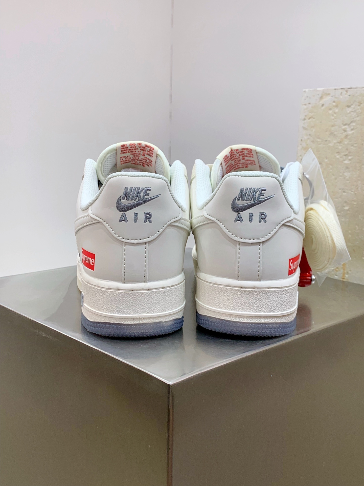 Nike Air Force 1 Low White / Grey detail view 3