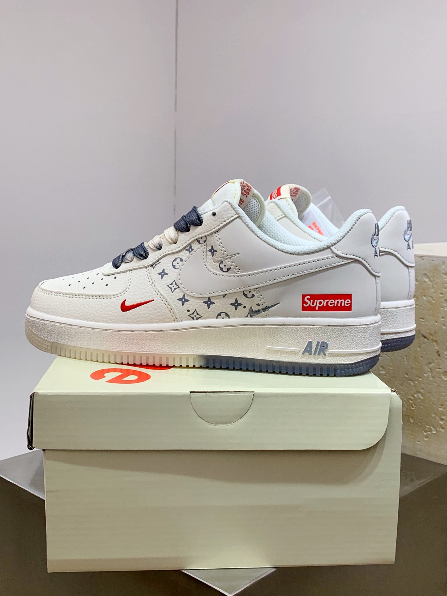 Nike Air Force 1 Low White / Grey detail view 4