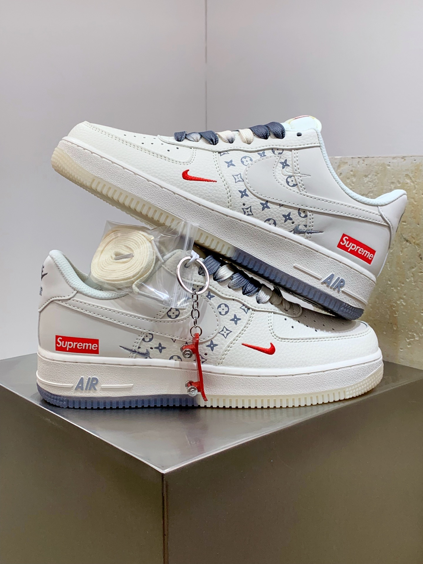 Nike Air Force 1 Low White / Grey detail view 5