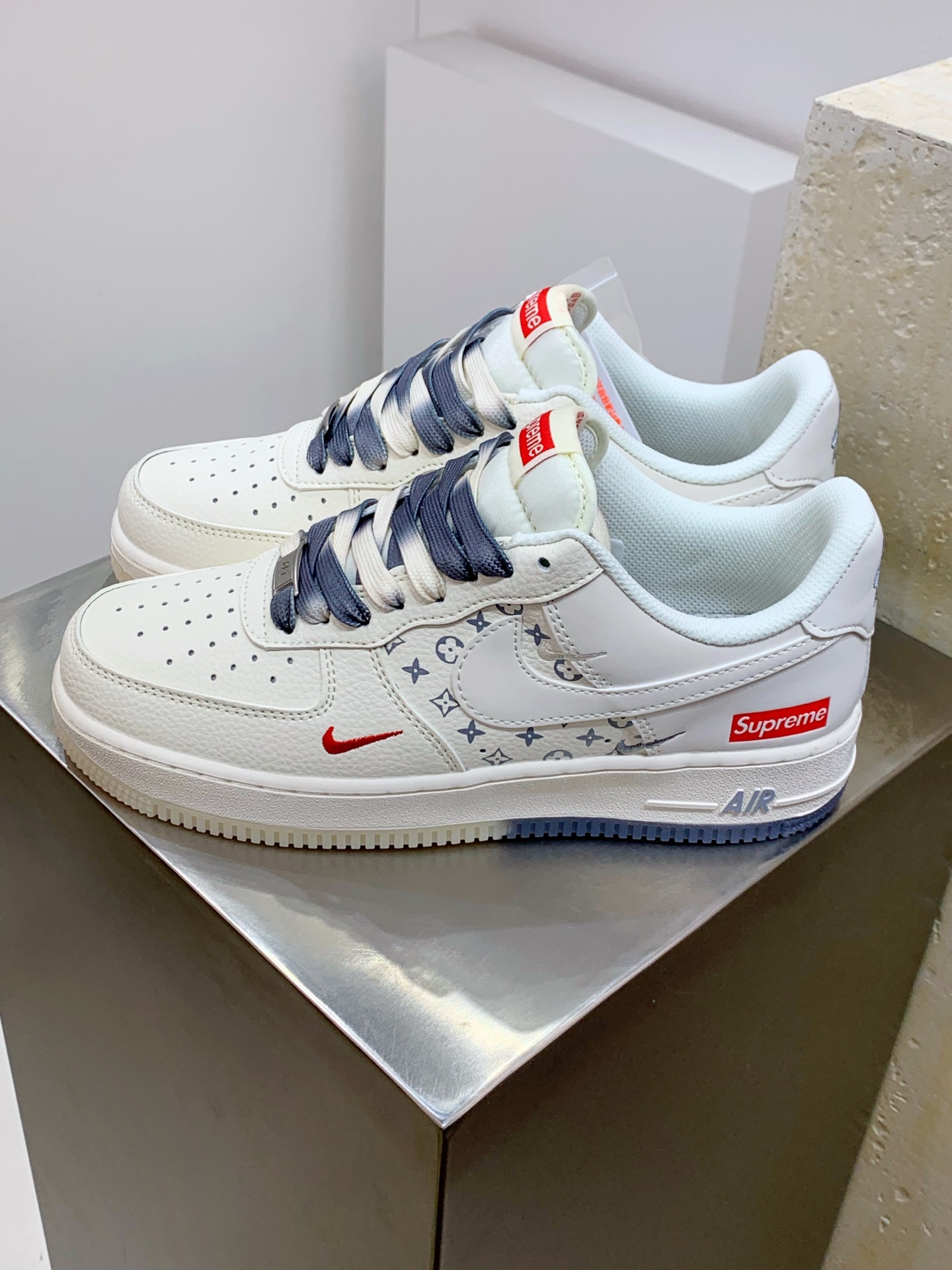 Nike Air Force 1 Low White / Grey detail view 8
