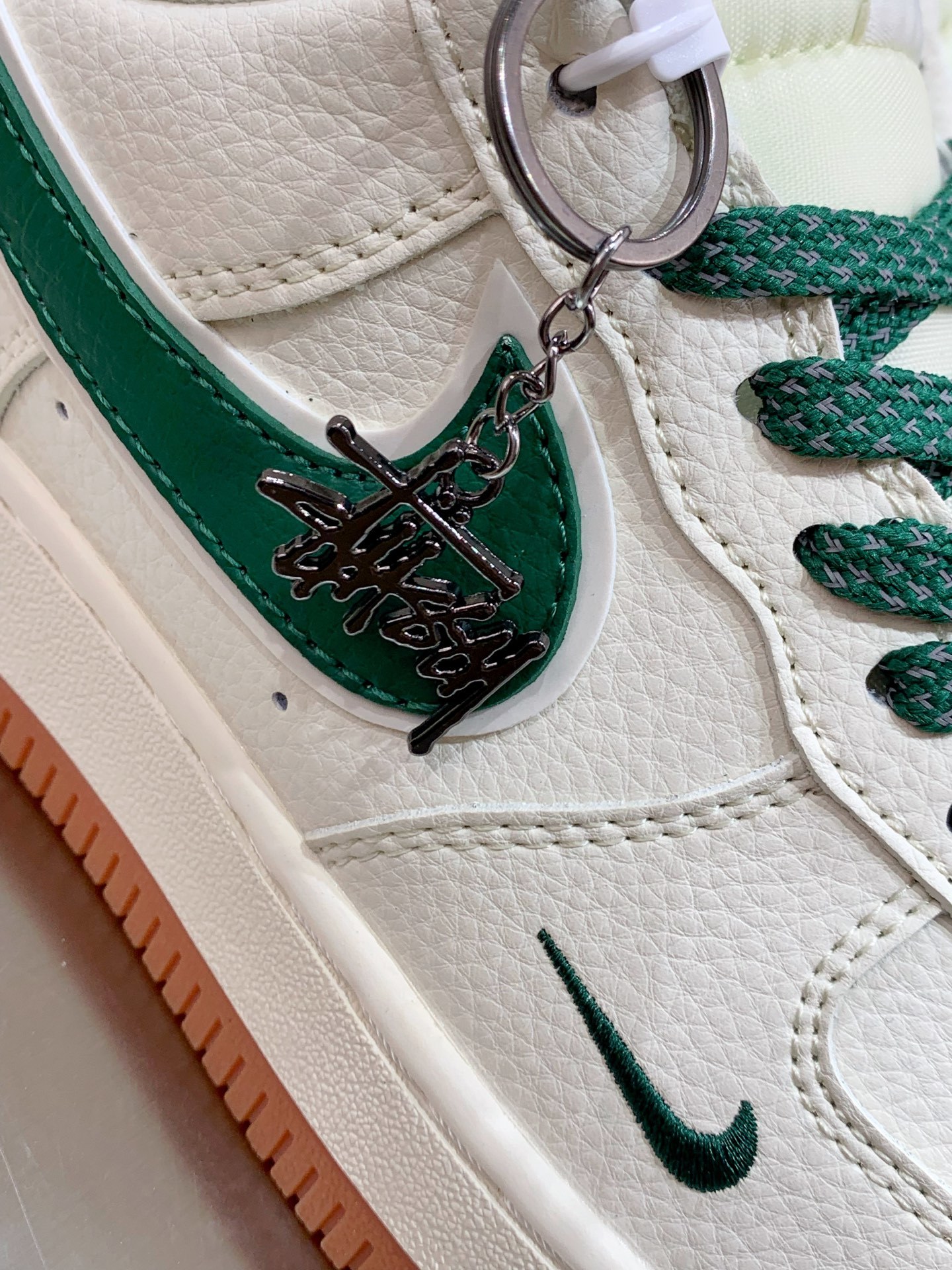 Nike Air Force 1 Low White / Grey detail view 1