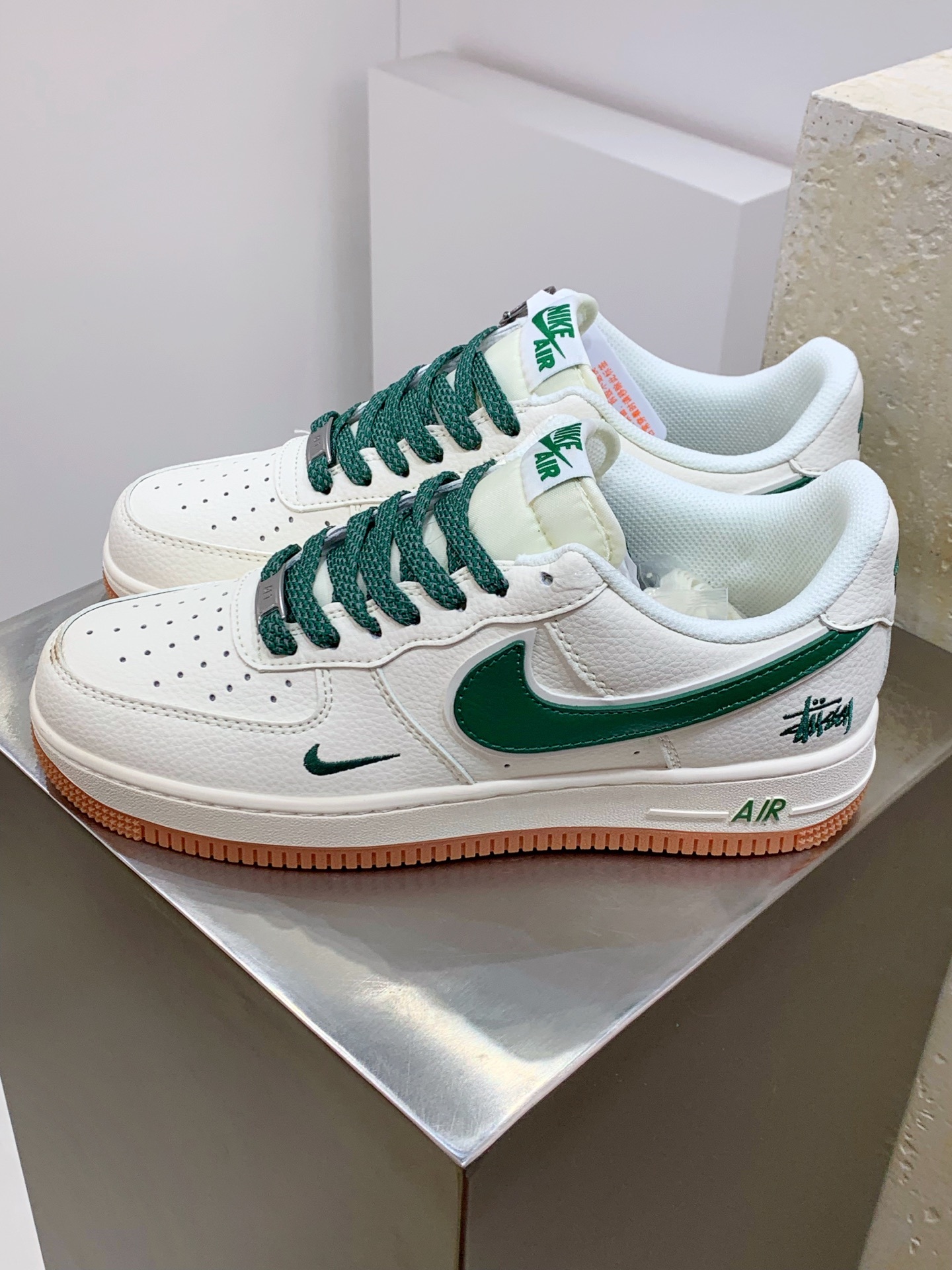 Nike Air Force 1 Low White / Grey detail view 8