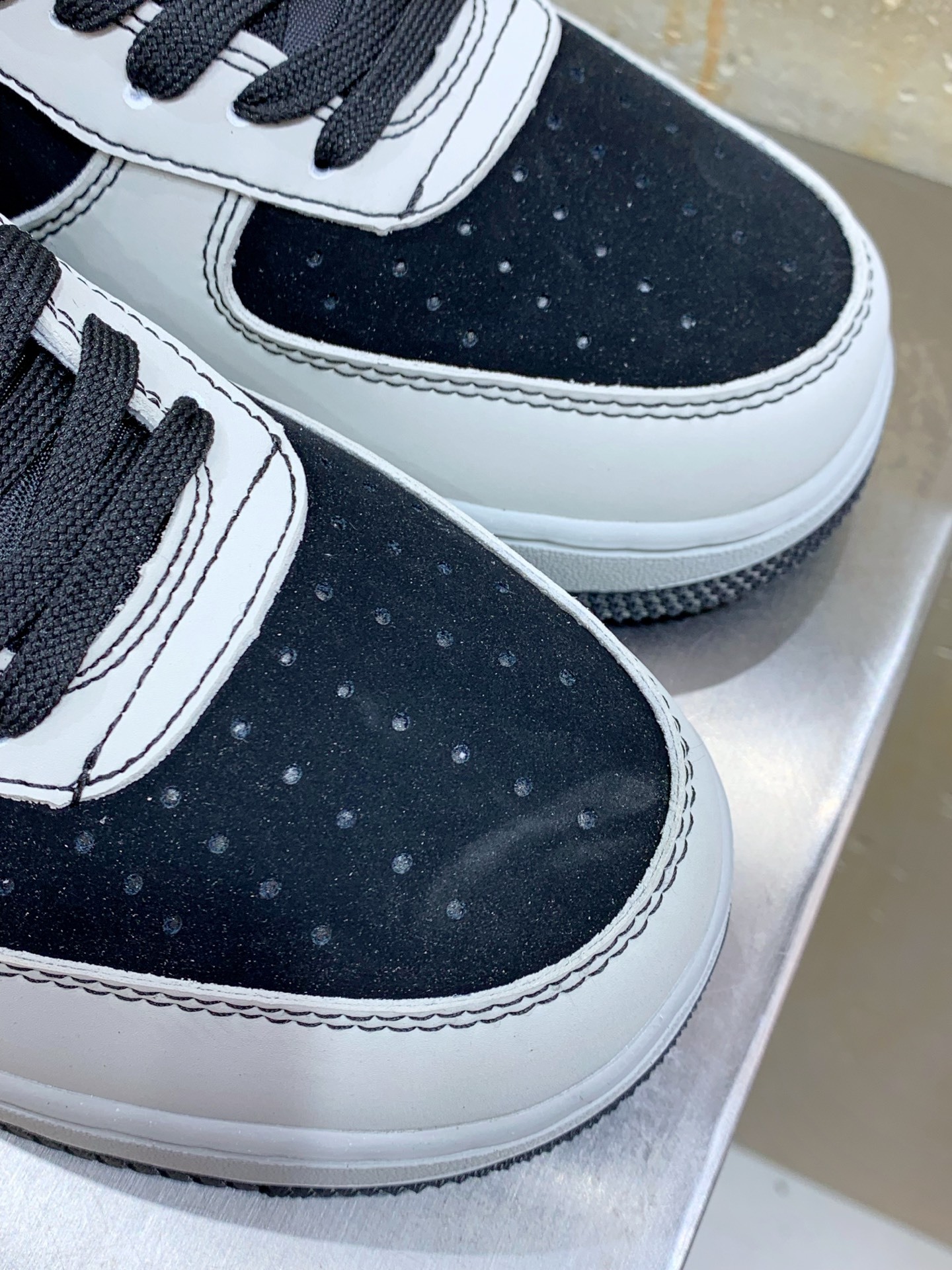 Nike Air Force 1 Low White / Black main view