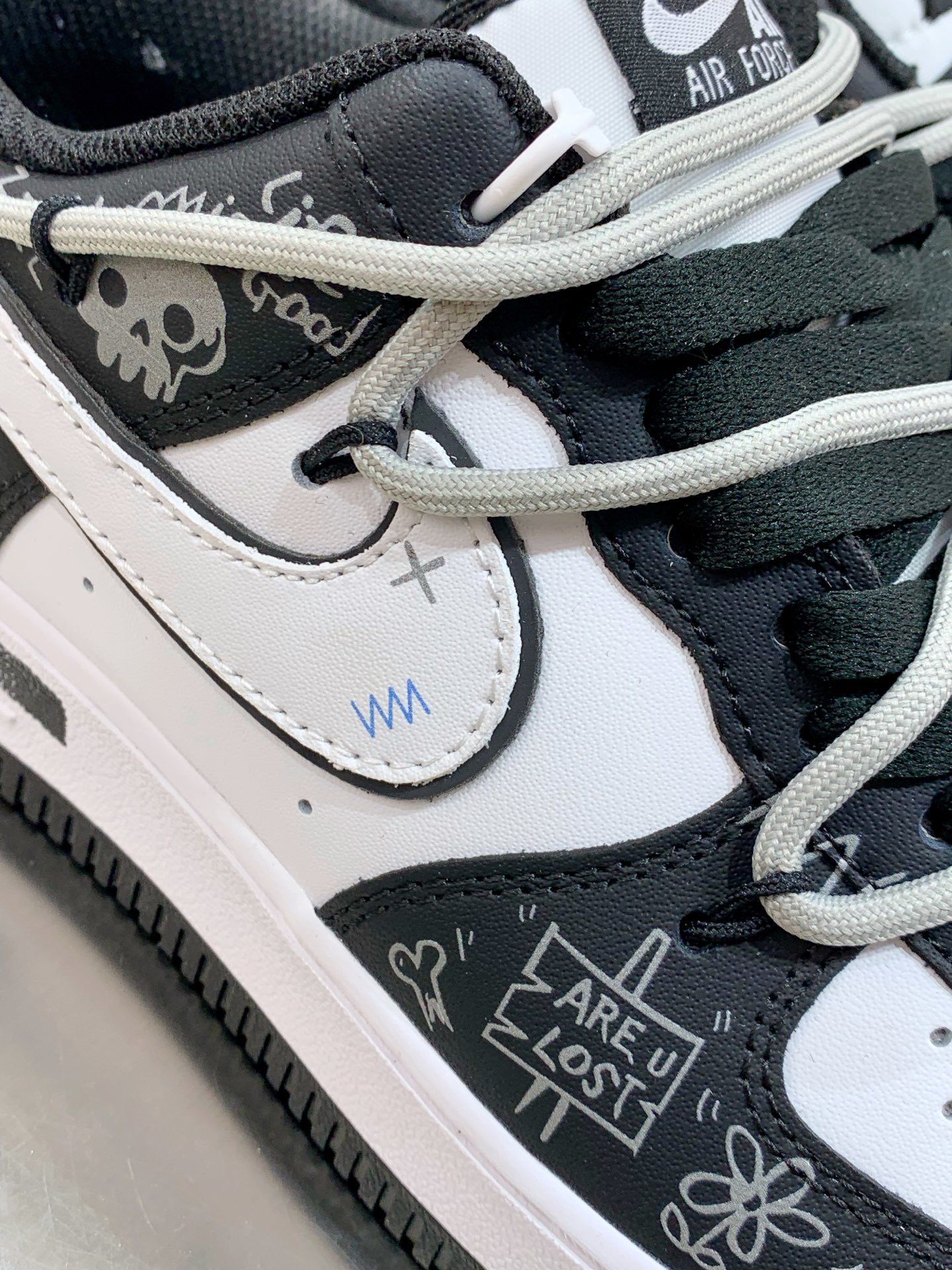 Nike Air Force 1 Low White / Grey detail view 1