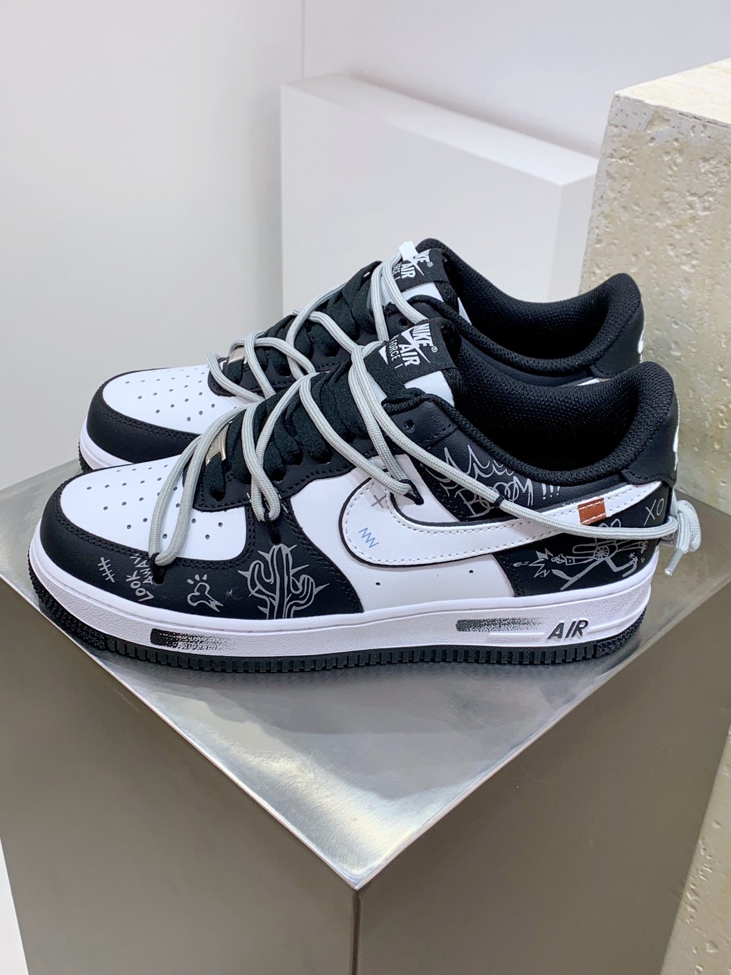 Nike Air Force 1 Low White / Grey detail view 8