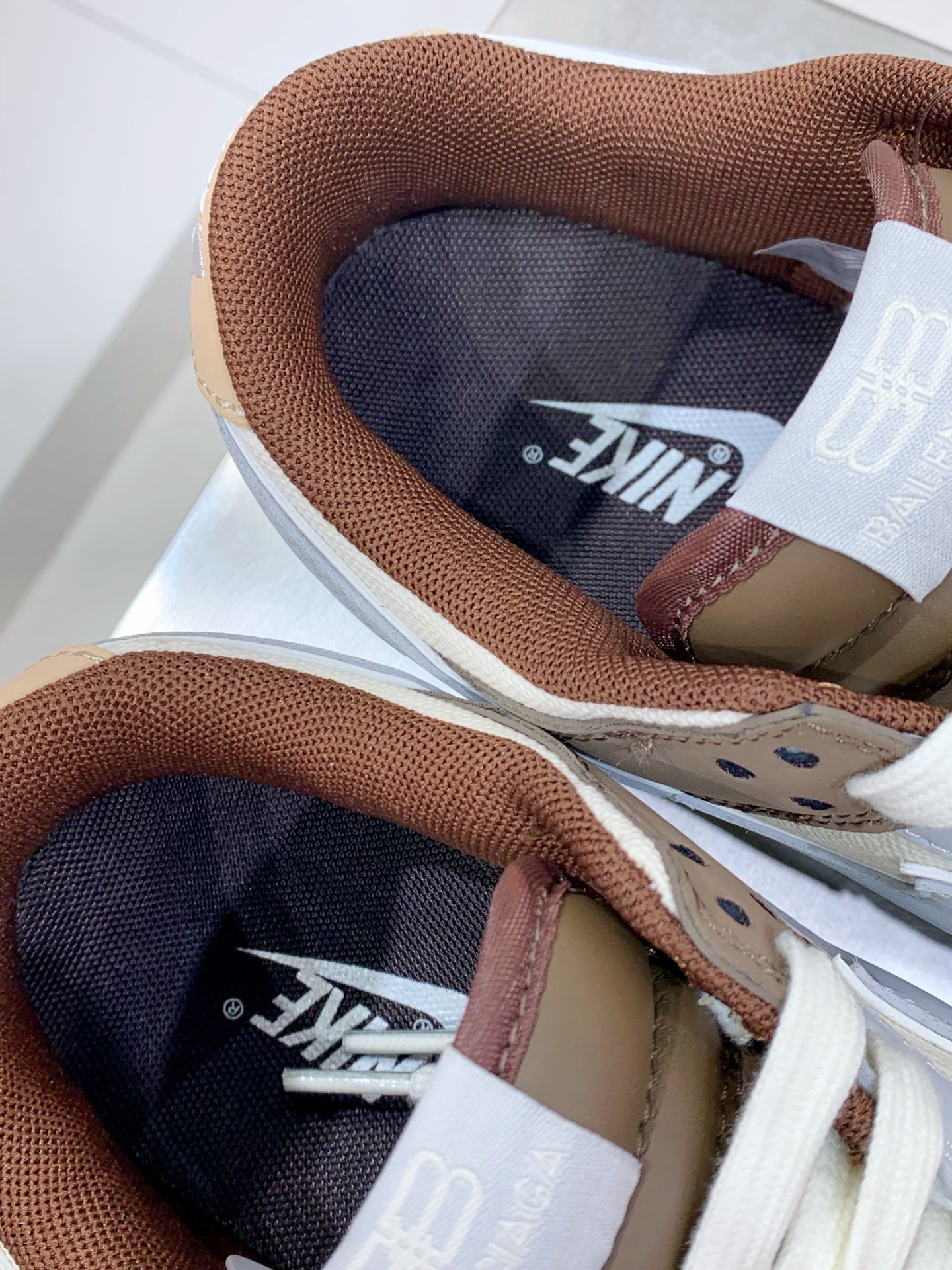 Nike Air Force 1 Low White / Grey detail view 2