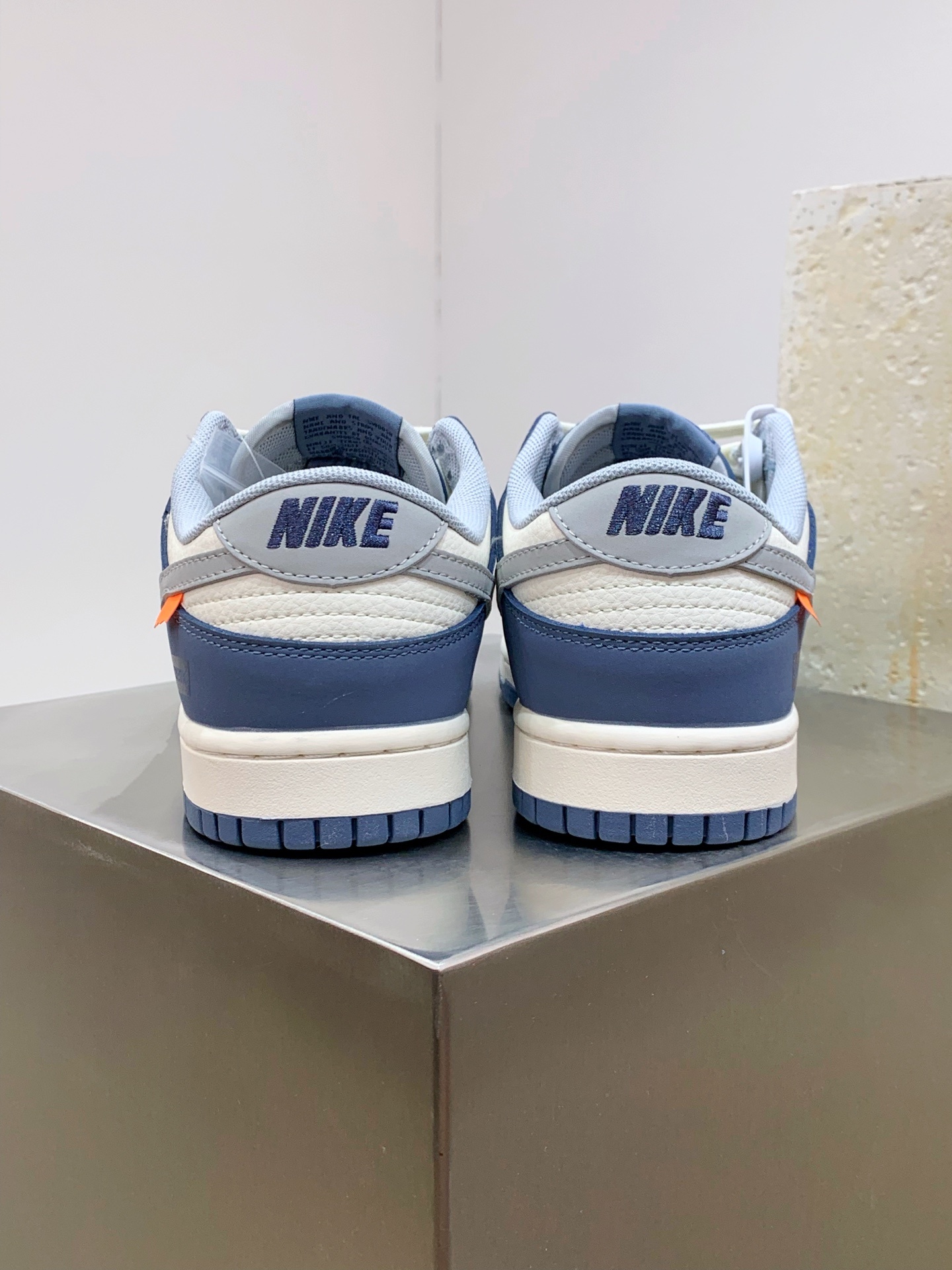 Nike Air Force 1 Low White / Blue detail view 3
