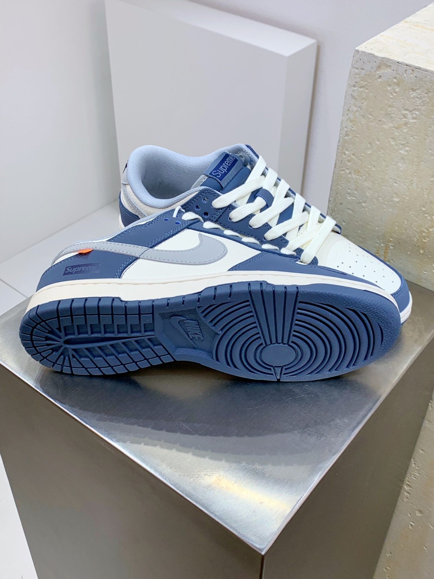 Nike Air Force 1 Low White / Blue detail view 6