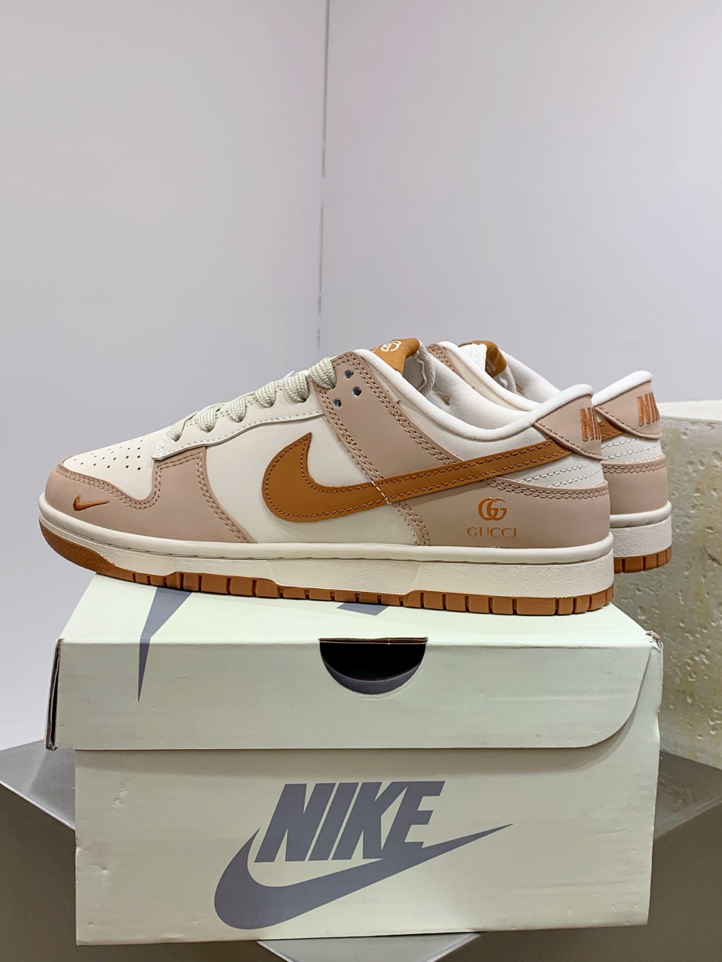 Nike Air Force 1 Low White / Grey detail view 4