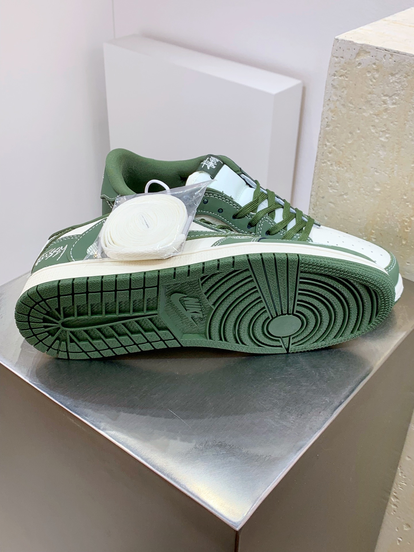 Nike Air Force 1 Low White / Grey detail view 6