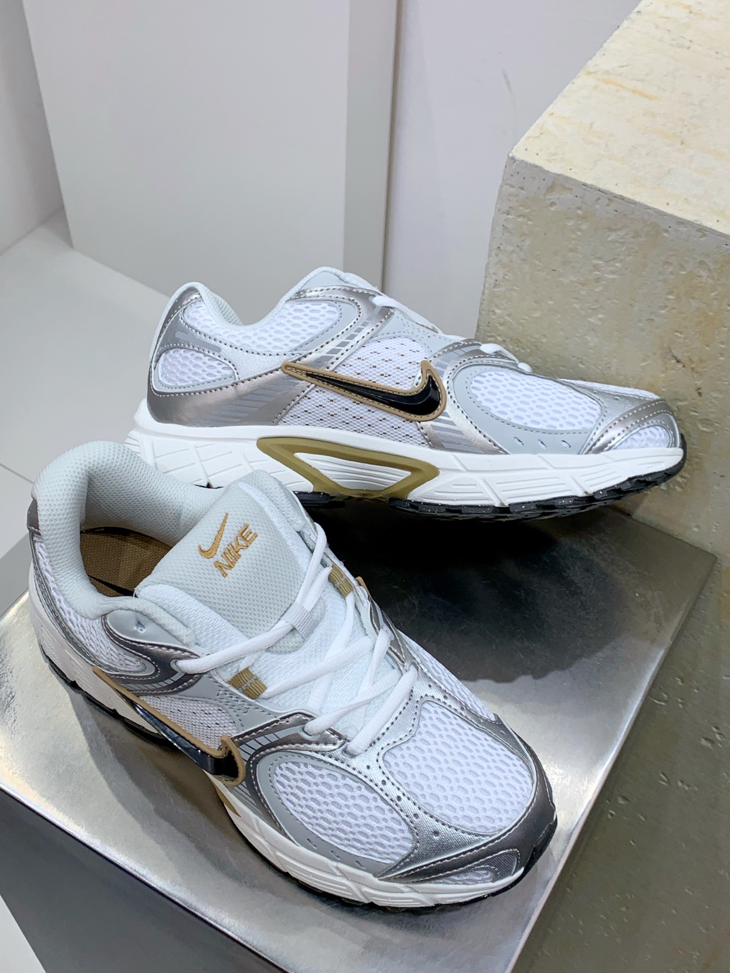 Nike P-6000 White / Grey detail view 7