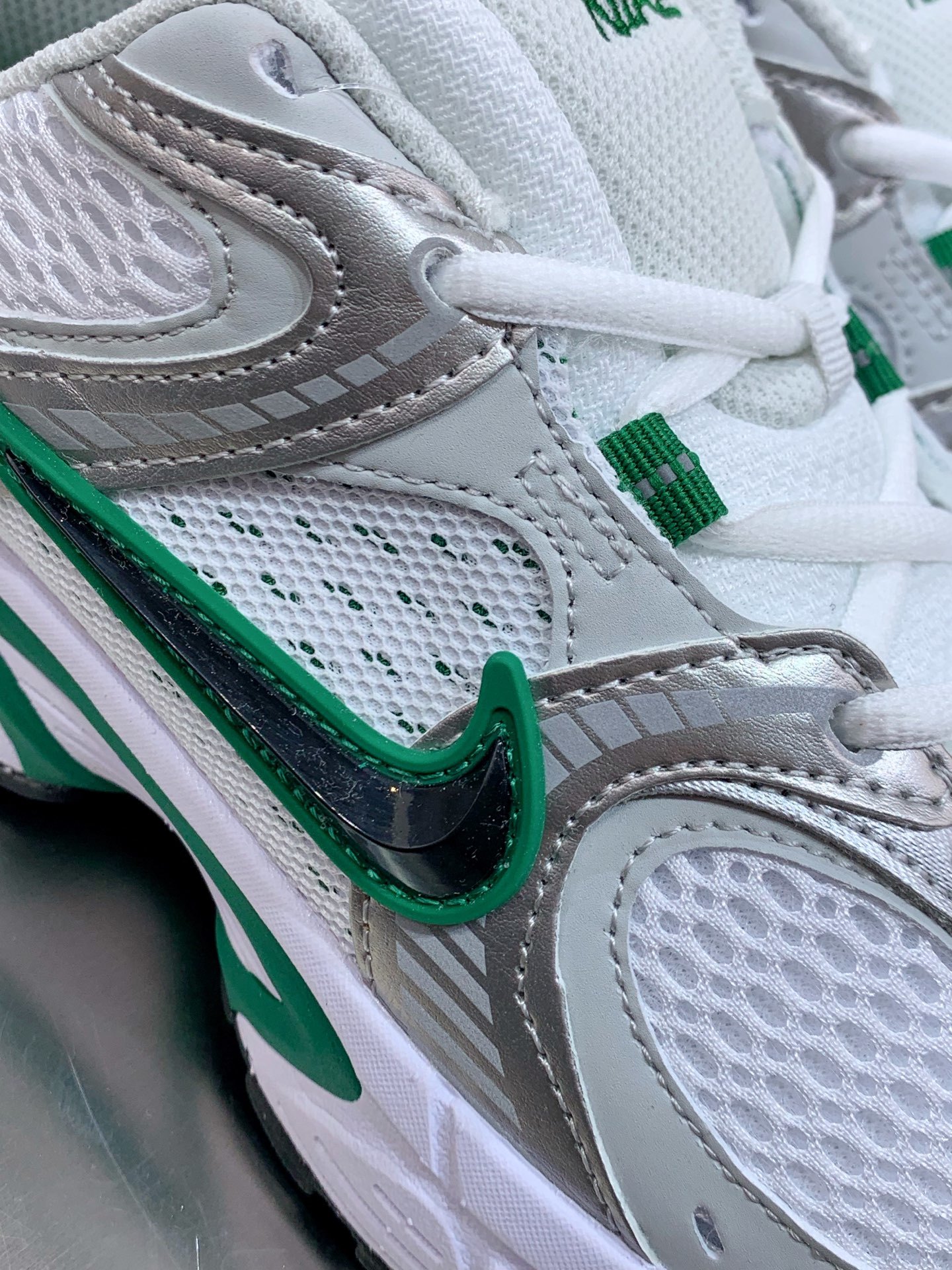 Nike P-6000 White / Grey detail view 1