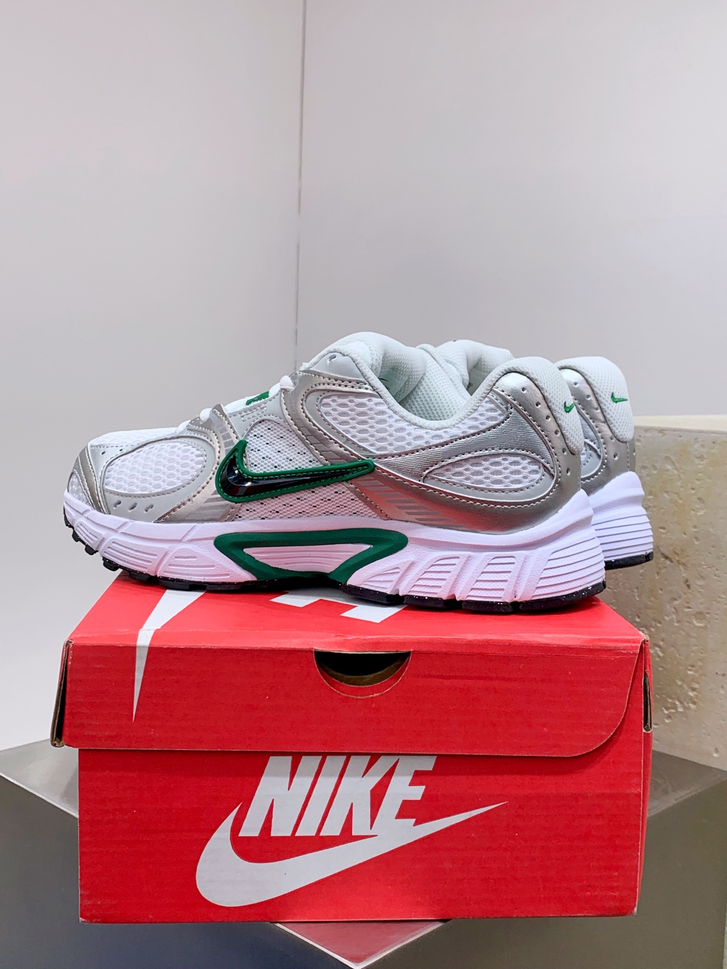 Nike P-6000 White / Grey detail view 4