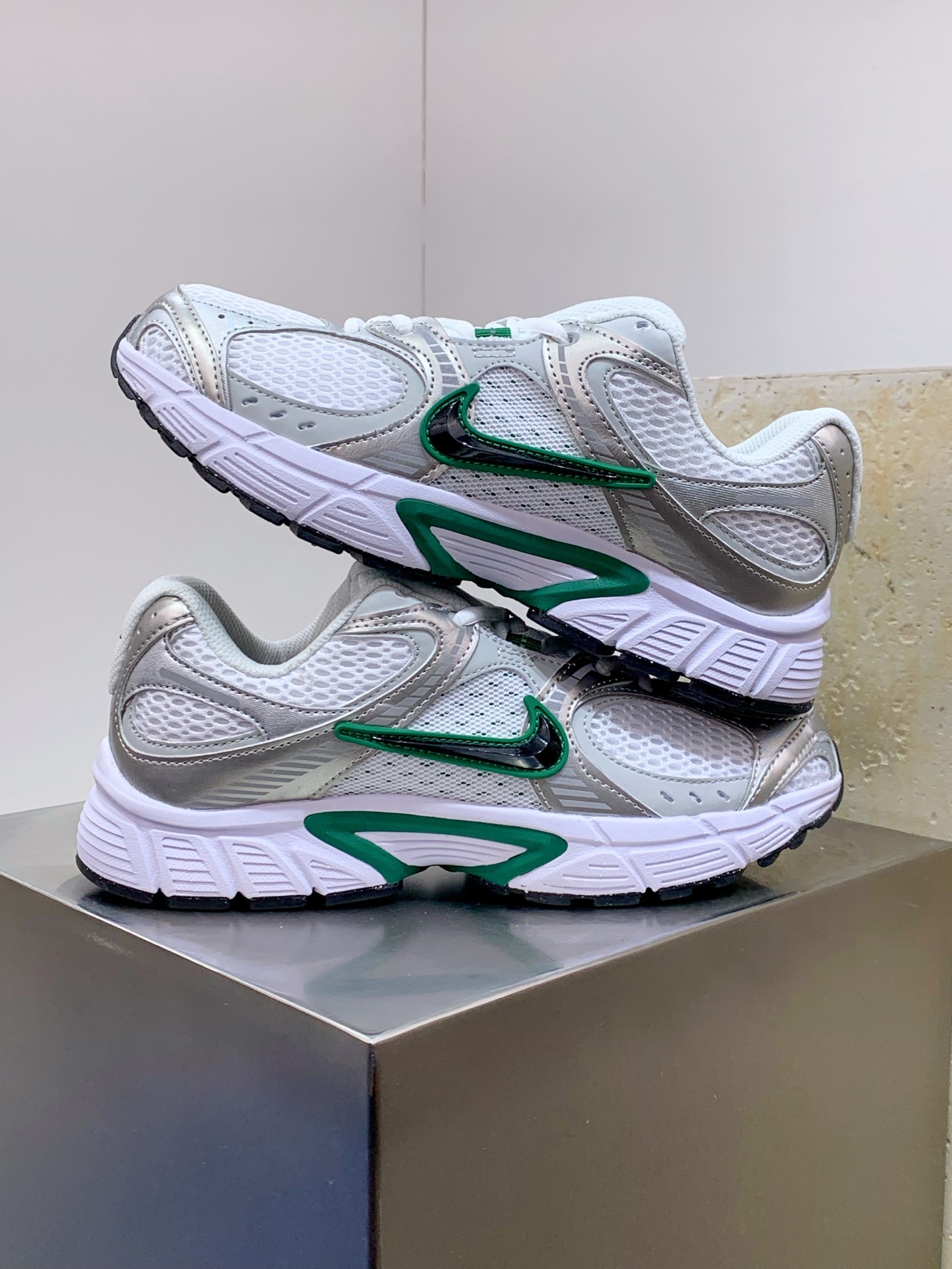 Nike P-6000 White / Grey detail view 5