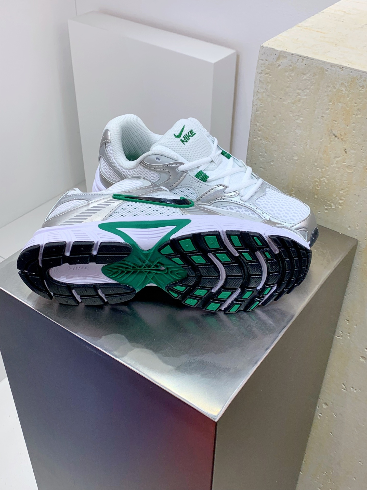 Nike P-6000 White / Grey detail view 6